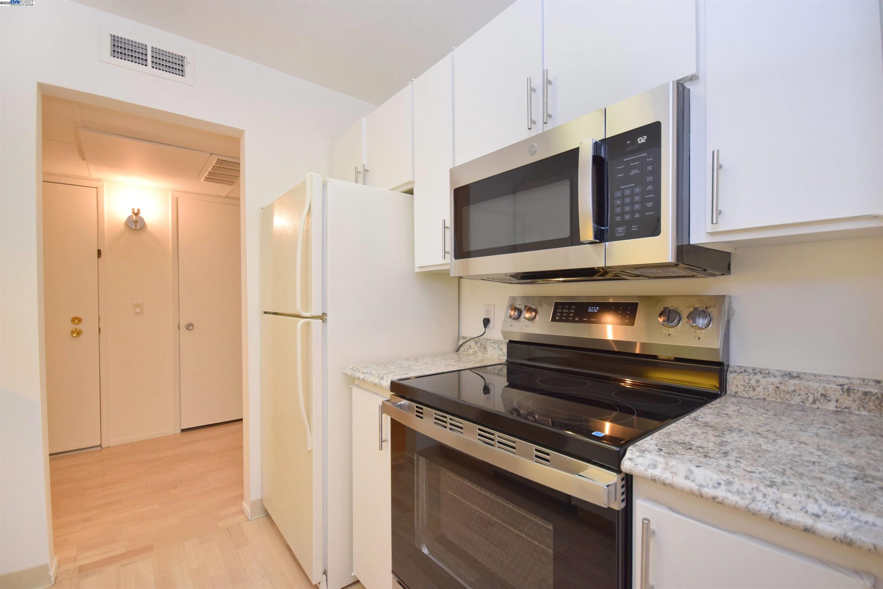 Photo #3: 41115340 Listing: Photo #3