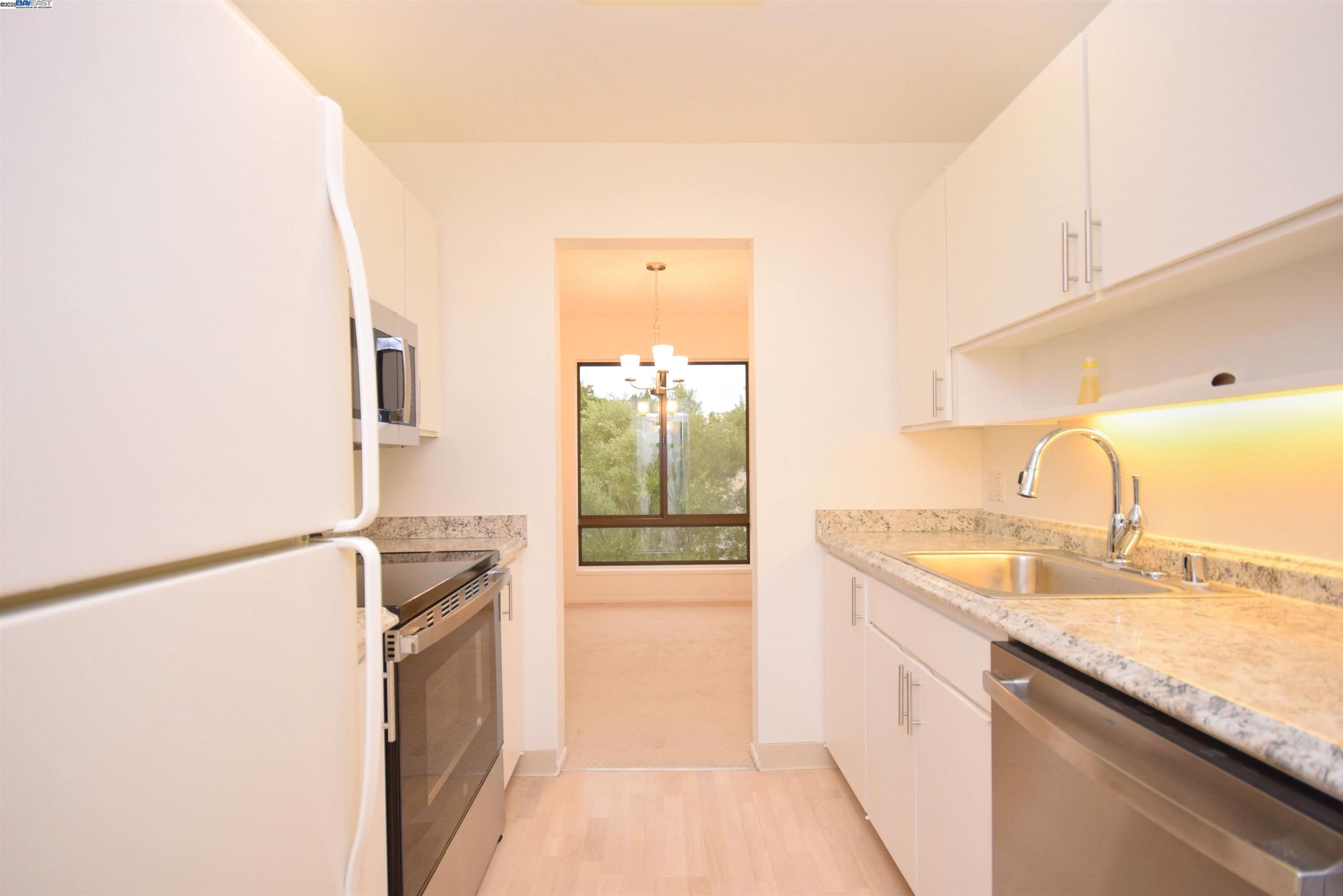 Photo #5: 41115340 Listing: Photo #5