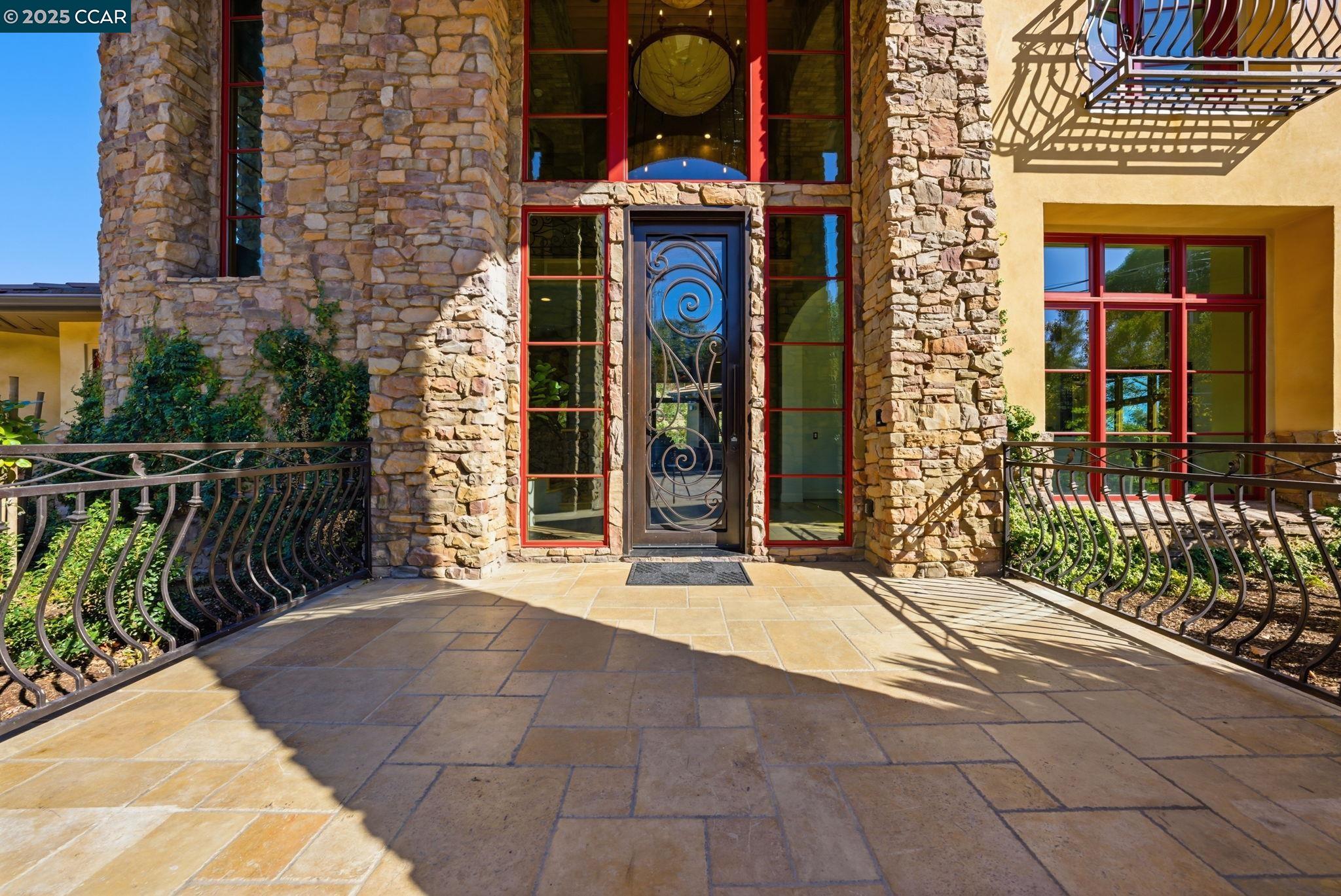 Detail Gallery Image 2 of 60 For 8 Quiet Country Lane, Danville,  CA 94526 - 5 Beds | 6 Baths