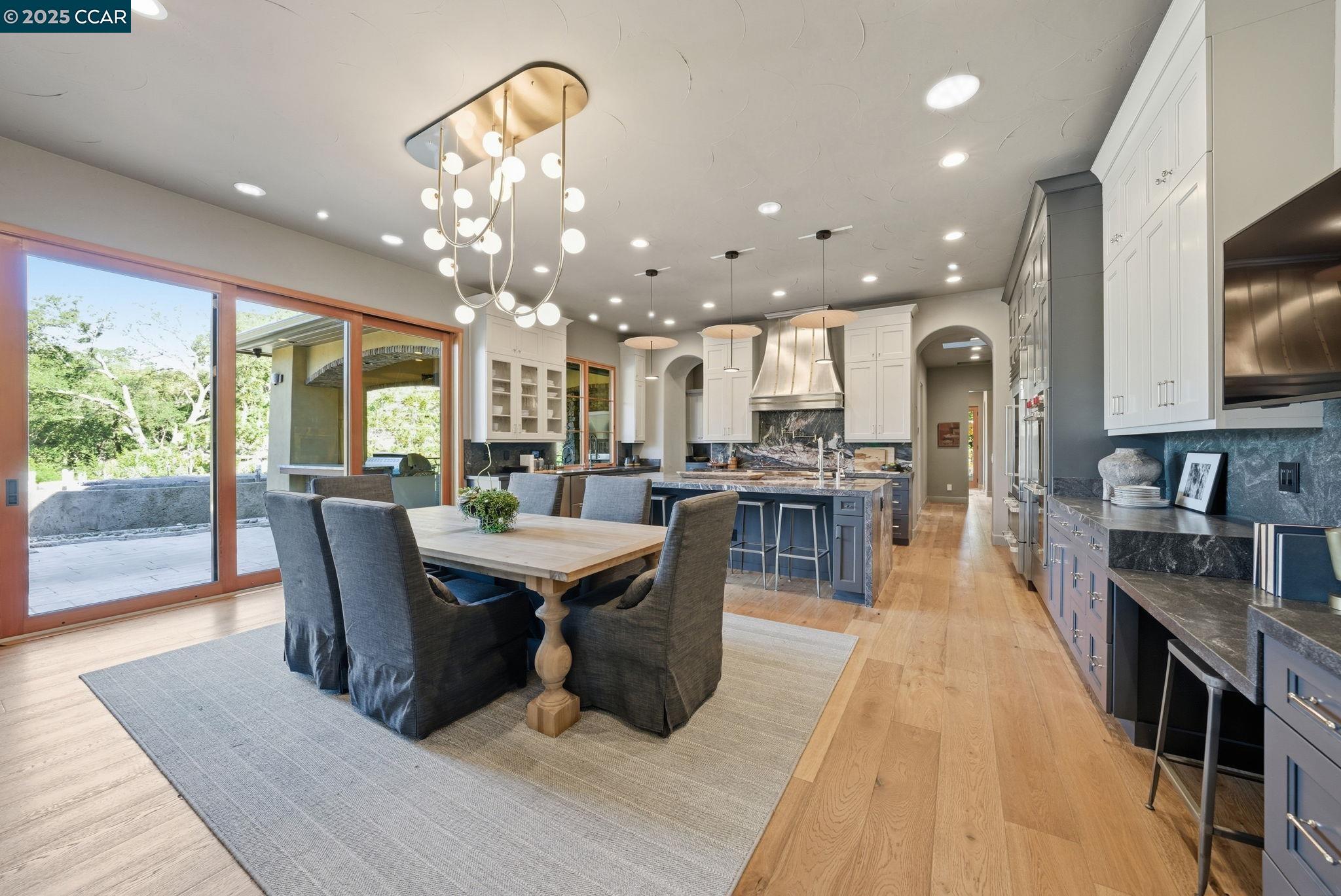 Detail Gallery Image 13 of 60 For 8 Quiet Country Lane, Danville,  CA 94526 - 5 Beds | 6 Baths