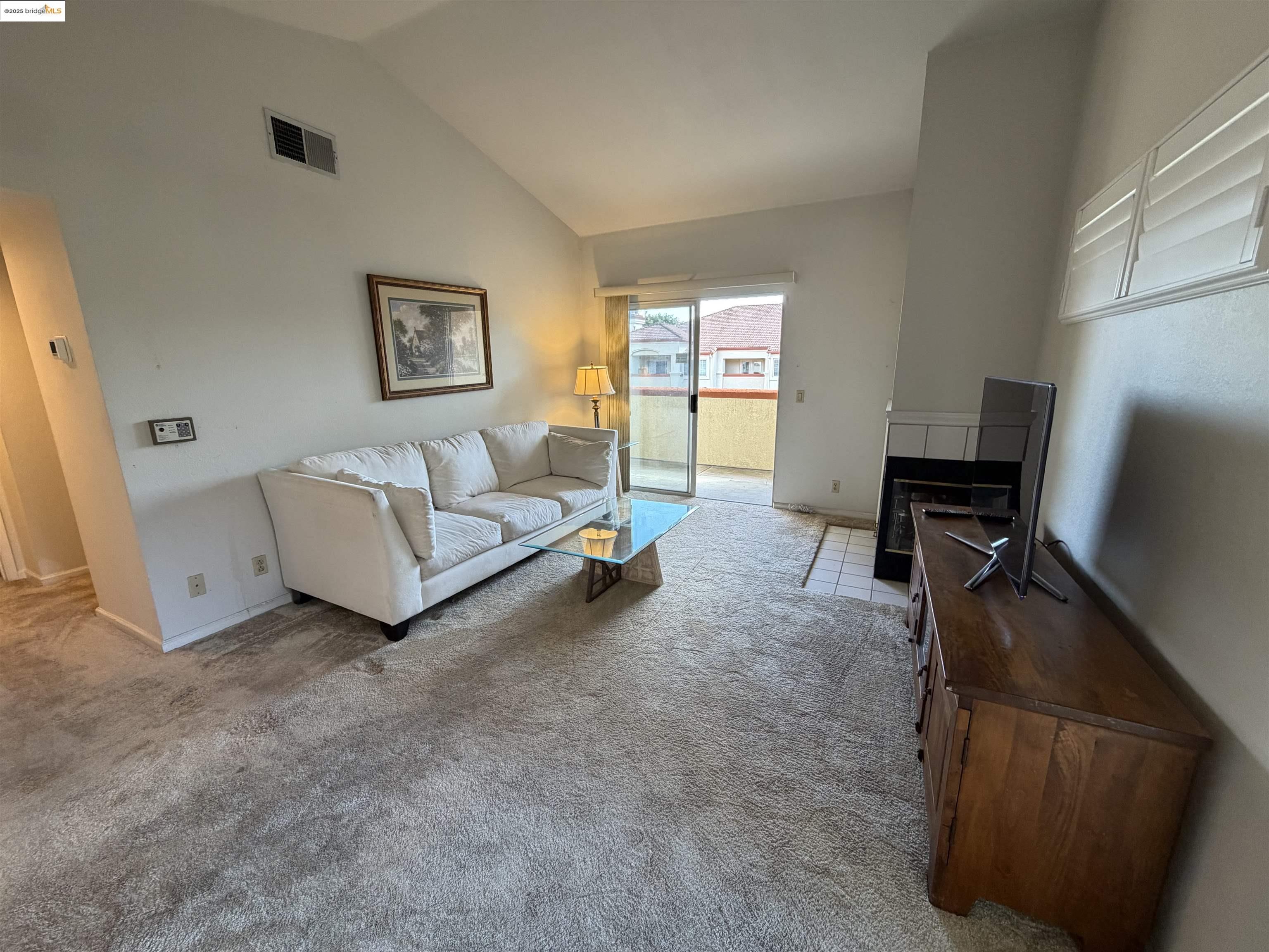 Detail Gallery Image 19 of 27 For 7148 Dublin Meadows St #E,  Dublin,  CA 94568-3877 - 1 Beds | 1 Baths