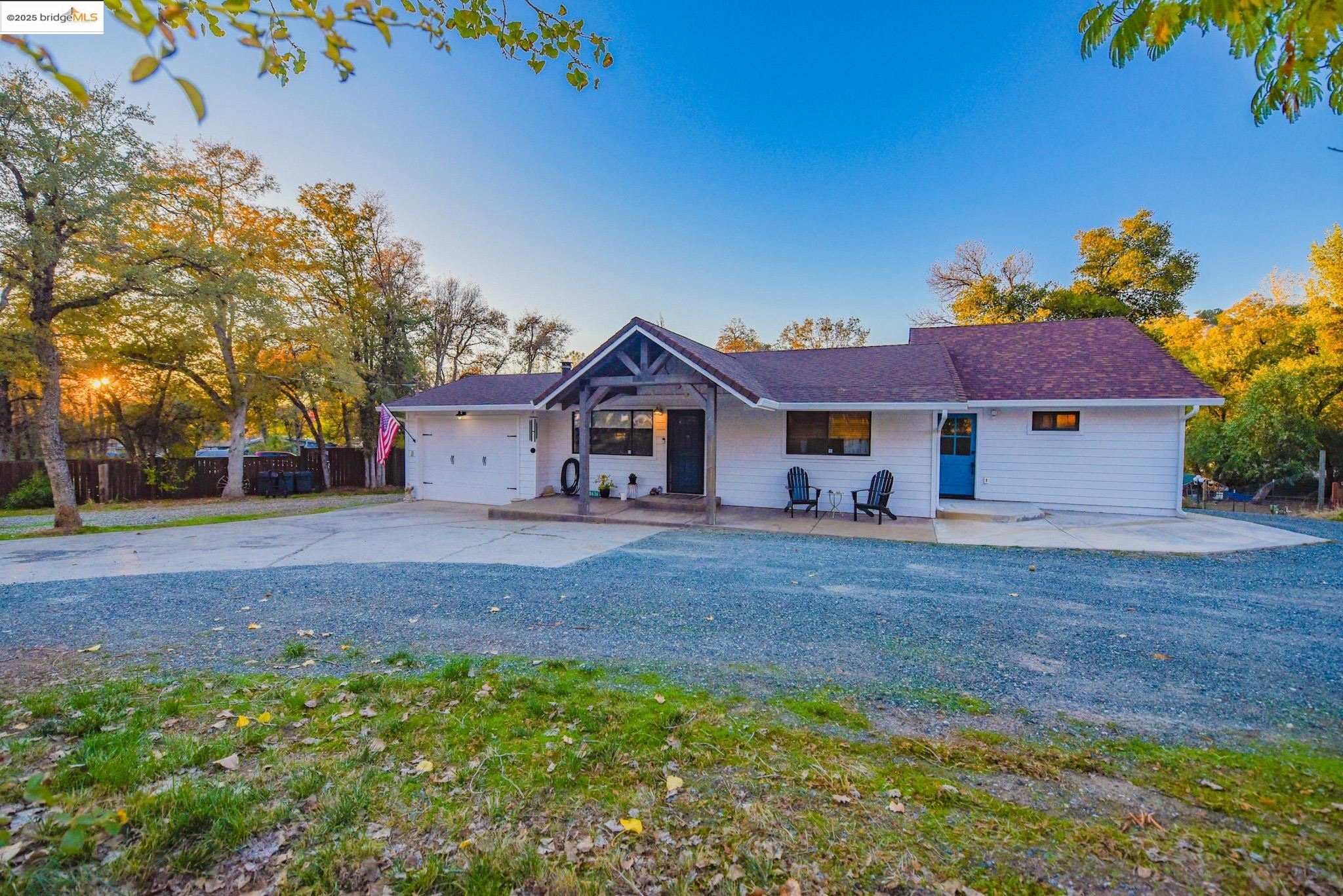 Detail Gallery Image 2 of 51 For 20636 Willow Springs Dr, Soulsbyville,  CA 95372 - 3 Beds | 2 Baths