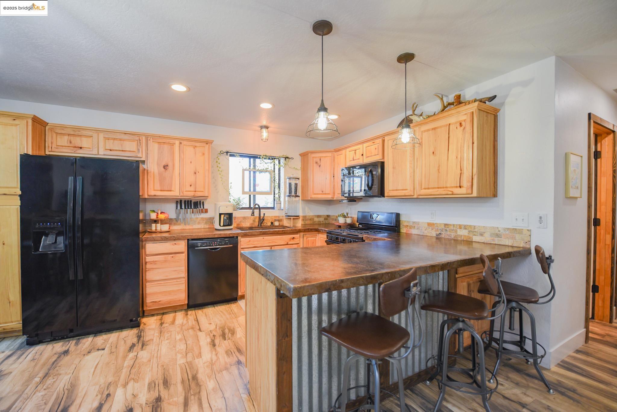 Detail Gallery Image 12 of 51 For 20636 Willow Springs Dr, Soulsbyville,  CA 95372 - 3 Beds | 2 Baths