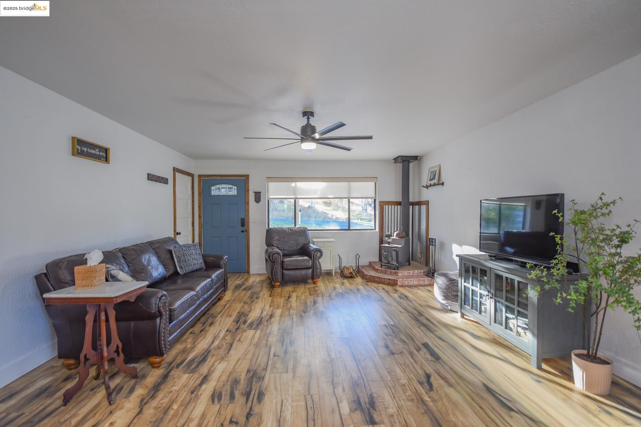 Detail Gallery Image 6 of 51 For 20636 Willow Springs Dr, Soulsbyville,  CA 95372 - 3 Beds | 2 Baths