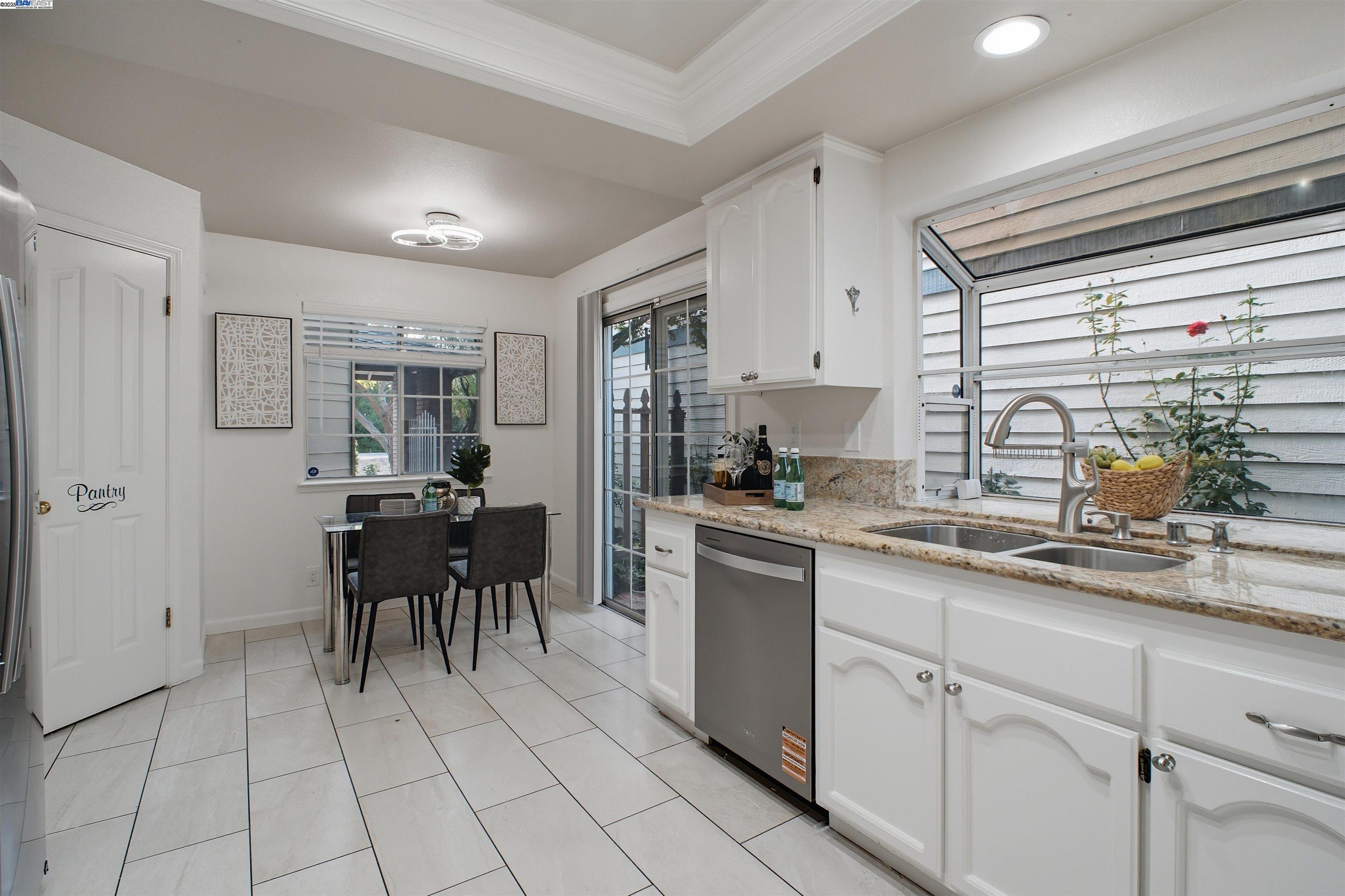 Detail Gallery Image 11 of 58 For 754 Winterside Cir, San Ramon,  CA 94583 - 3 Beds | 2/1 Baths