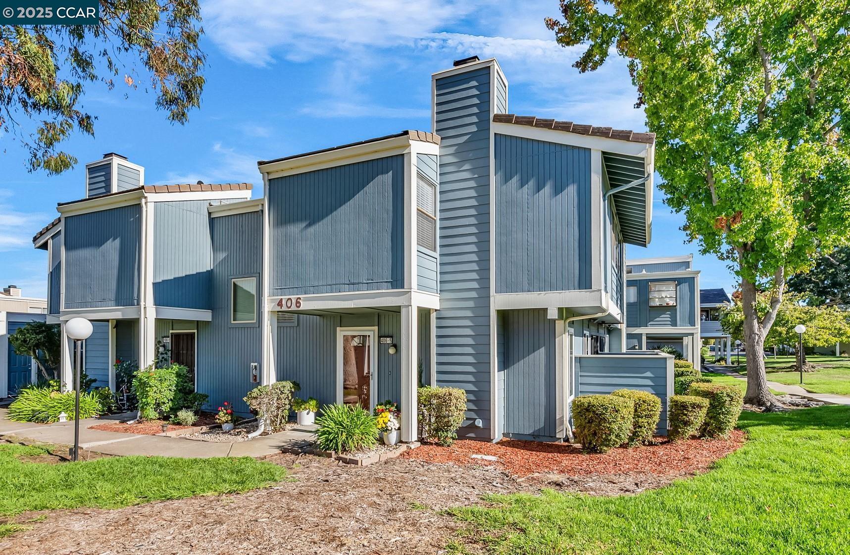 Detail Gallery Image 2 of 49 For 406 Olympus #5,  Hercules,  CA 94547 - 3 Beds | 2/1 Baths