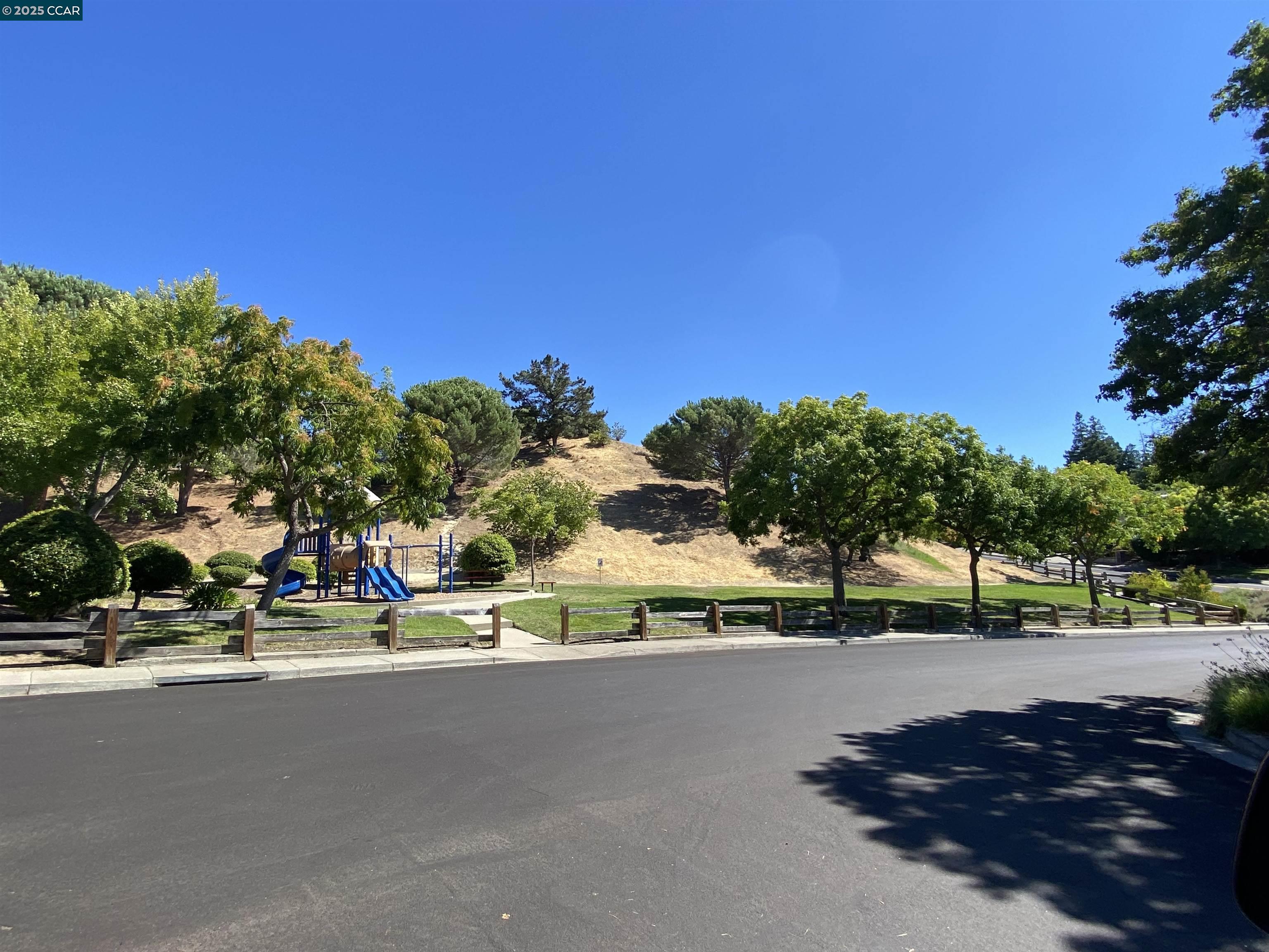 Detail Gallery Image 57 of 57 For 1900 La Veranda Pl, Martinez,  CA 94553 - 5 Beds | 3 Baths