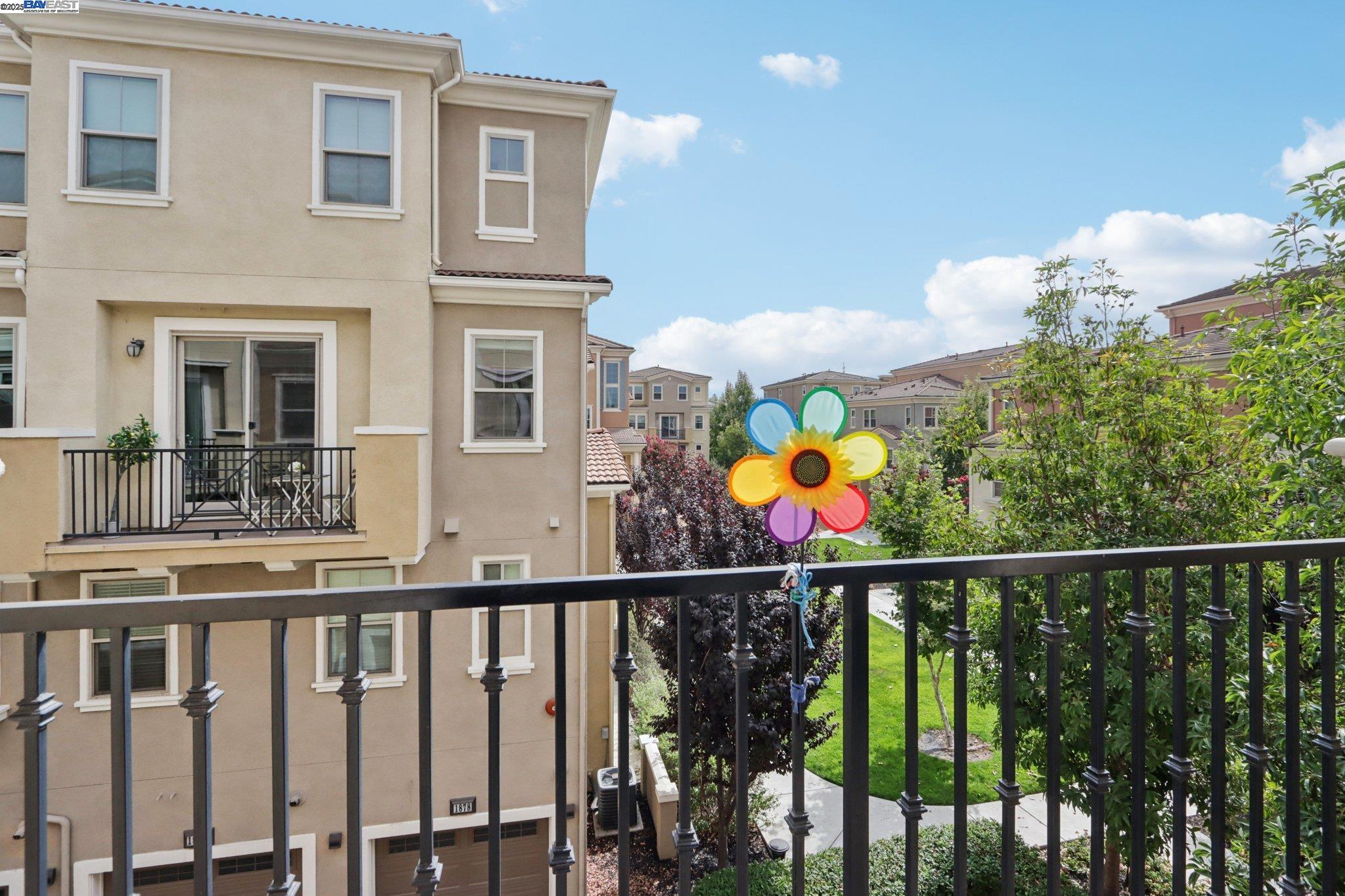 Detail Gallery Image 27 of 35 For 1932 Trento Loop, Milpitas,  CA 95035 - 3 Beds | 3 Baths