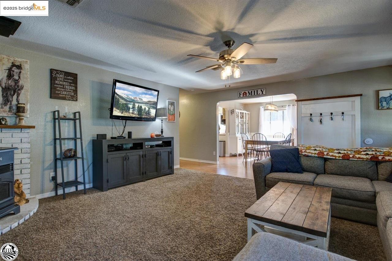 Detail Gallery Image 10 of 53 For 17412 Livermore Ct, Soulsbyville,  CA 95372-9733 - 4 Beds | 2 Baths