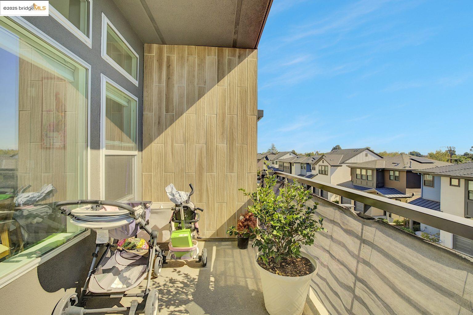 Detail Gallery Image 12 of 17 For 210 Waters Park Cir #304,  San Mateo,  CA 94403 - 3 Beds | 2 Baths