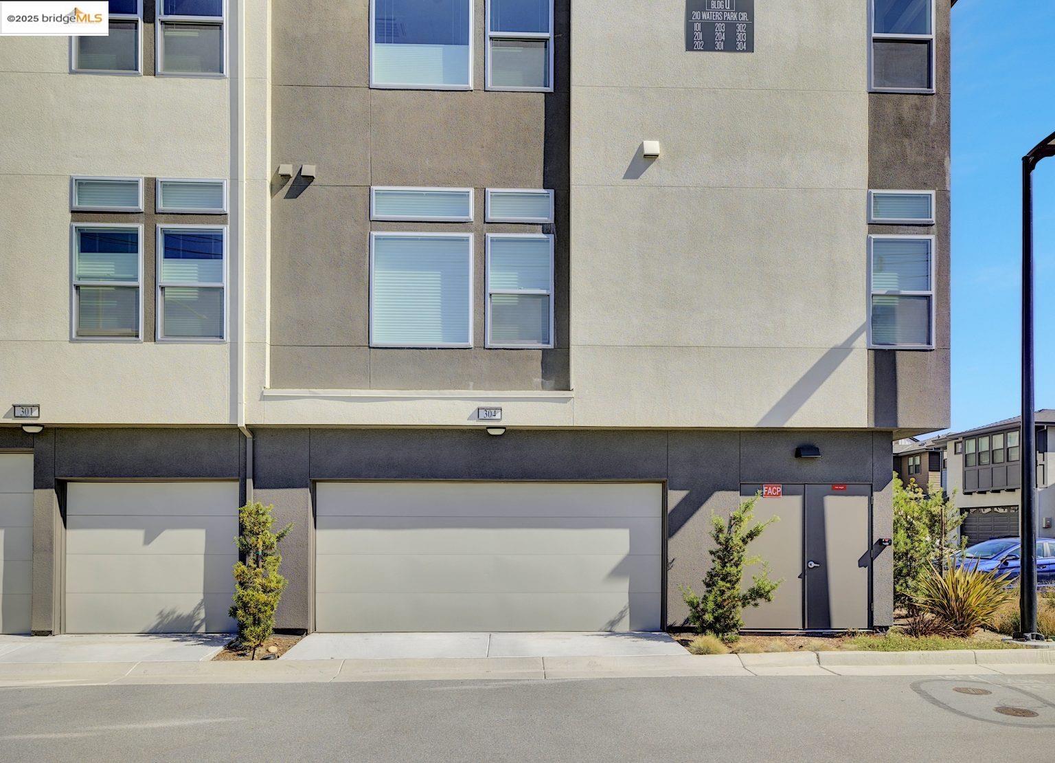 Detail Gallery Image 15 of 17 For 210 Waters Park Cir #304,  San Mateo,  CA 94403 - 3 Beds | 2 Baths