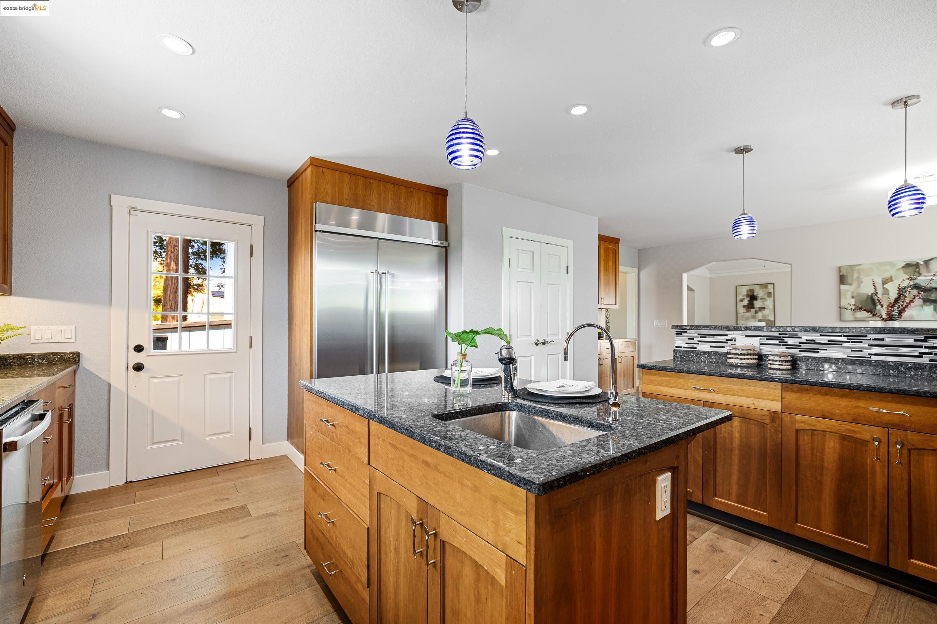 Detail Gallery Image 19 of 60 For 5 Virginia Garden, Berkeley,  CA 94702 - 4 Beds | 3/1 Baths