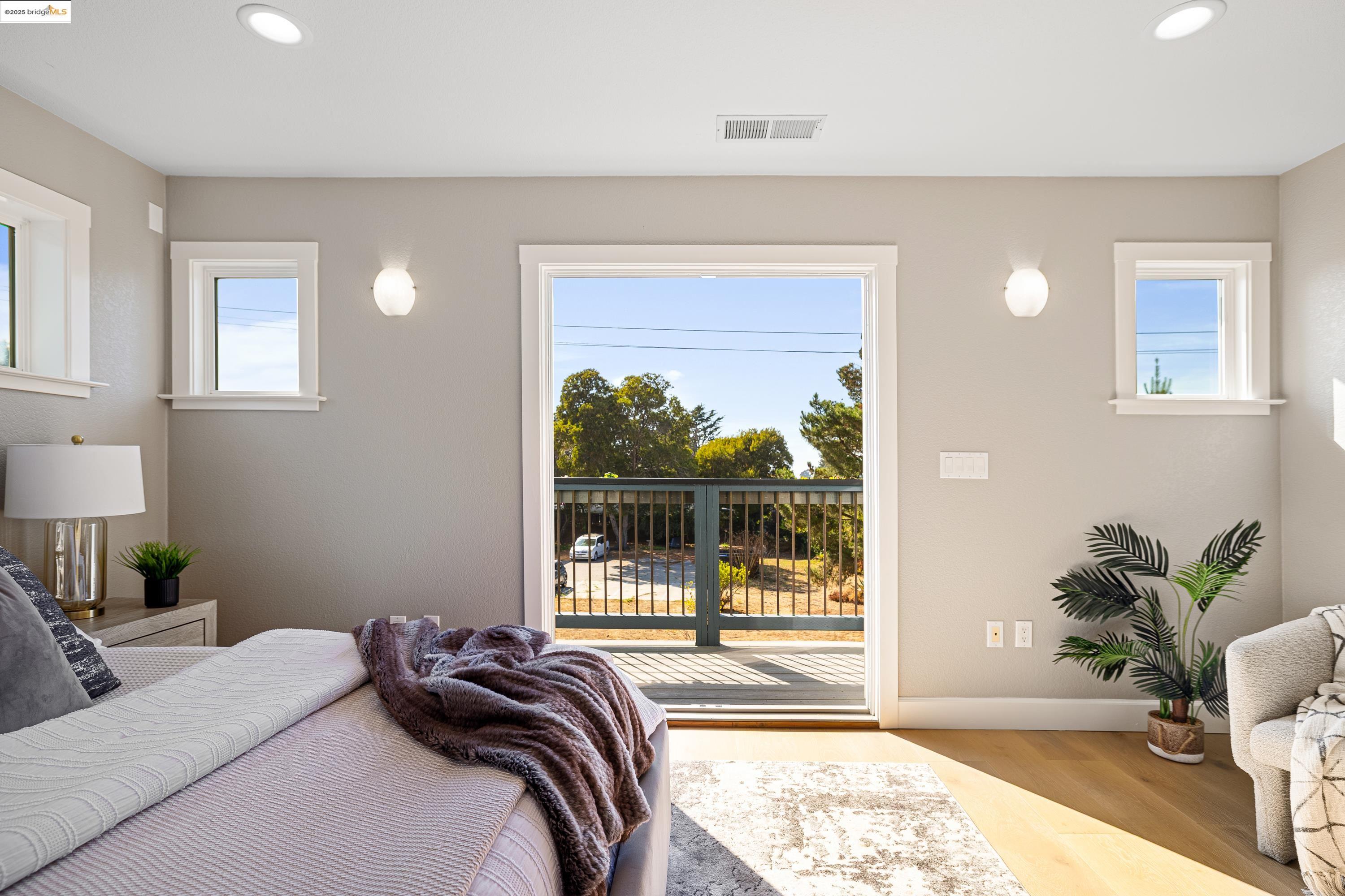 Detail Gallery Image 41 of 60 For 5 Virginia Garden, Berkeley,  CA 94702 - 4 Beds | 3/1 Baths