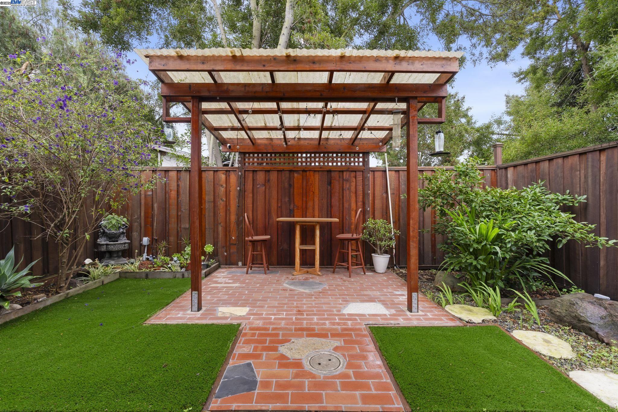 Detail Gallery Image 39 of 49 For 3932 Gardenia Pl, Oakland,  CA 94605 - 5 Beds | 4/1 Baths