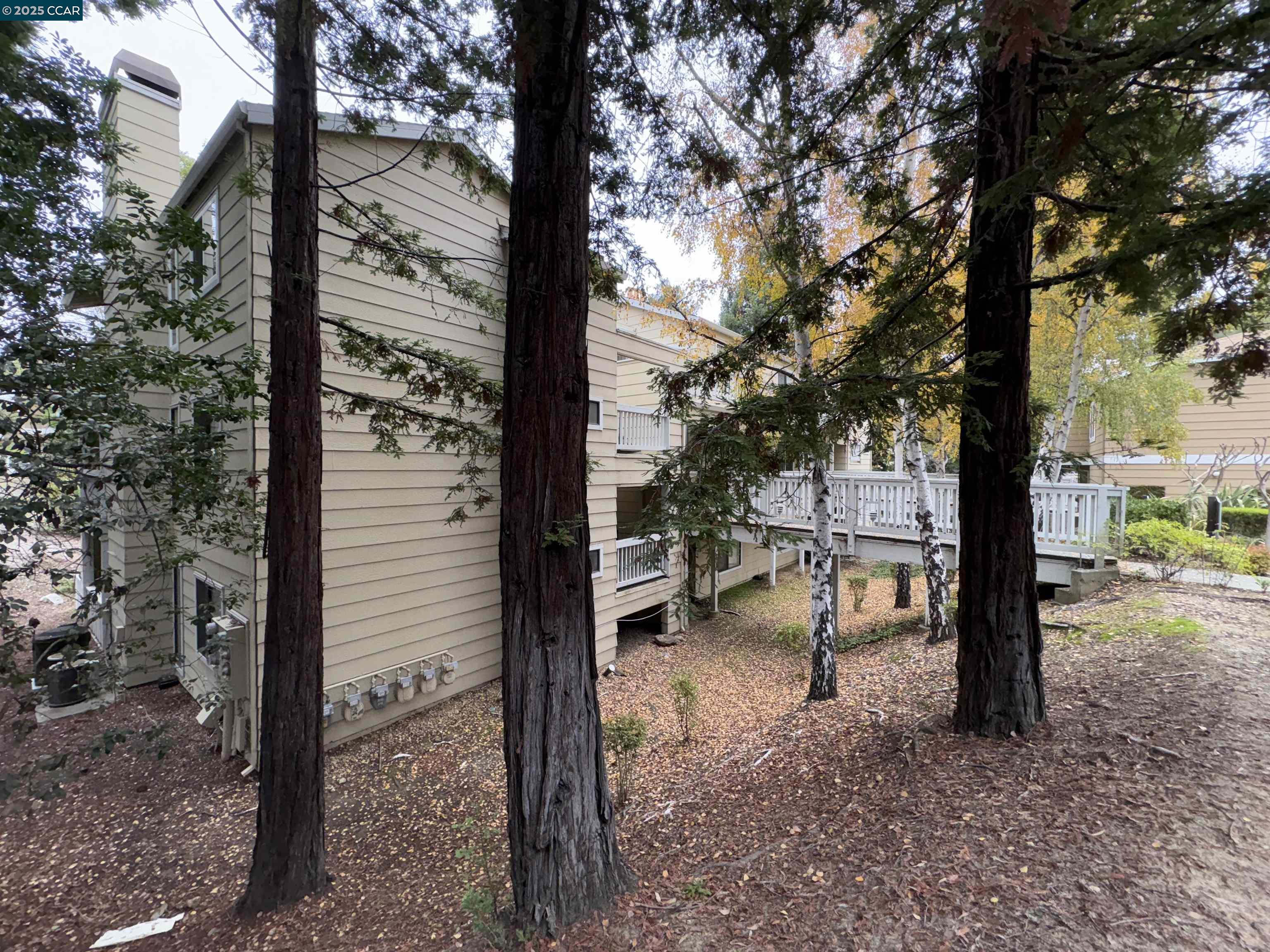 Detail Gallery Image 2 of 19 For 398 Mill Rd, Martinez,  CA 94553 - 2 Beds | 2 Baths