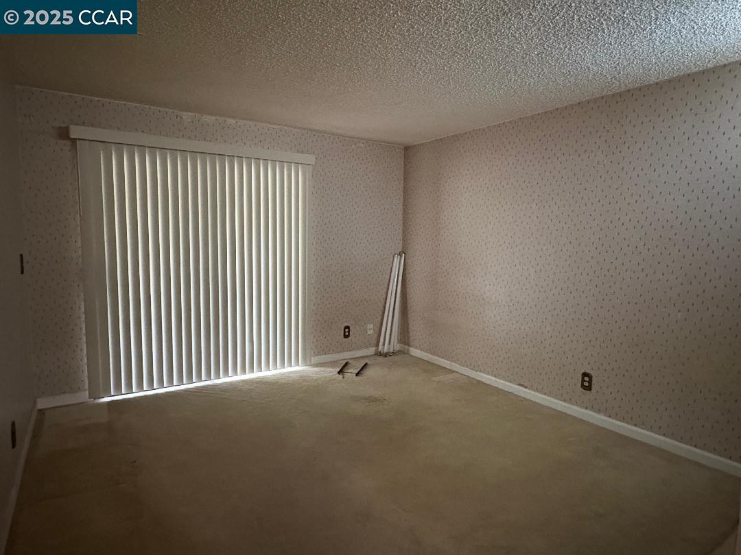 Detail Gallery Image 15 of 19 For 398 Mill Rd, Martinez,  CA 94553 - 2 Beds | 2 Baths