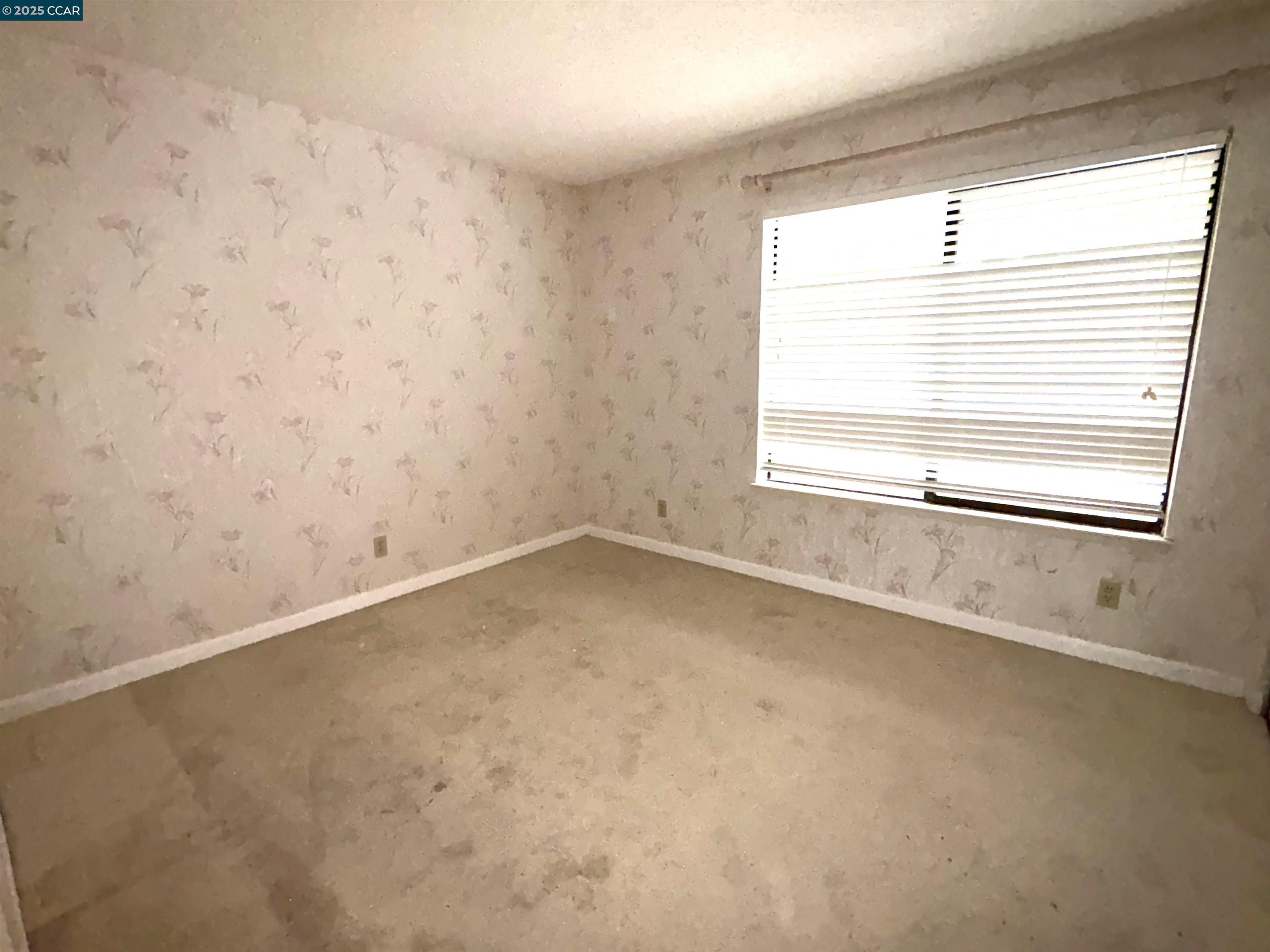 Detail Gallery Image 17 of 19 For 398 Mill Rd, Martinez,  CA 94553 - 2 Beds | 2 Baths