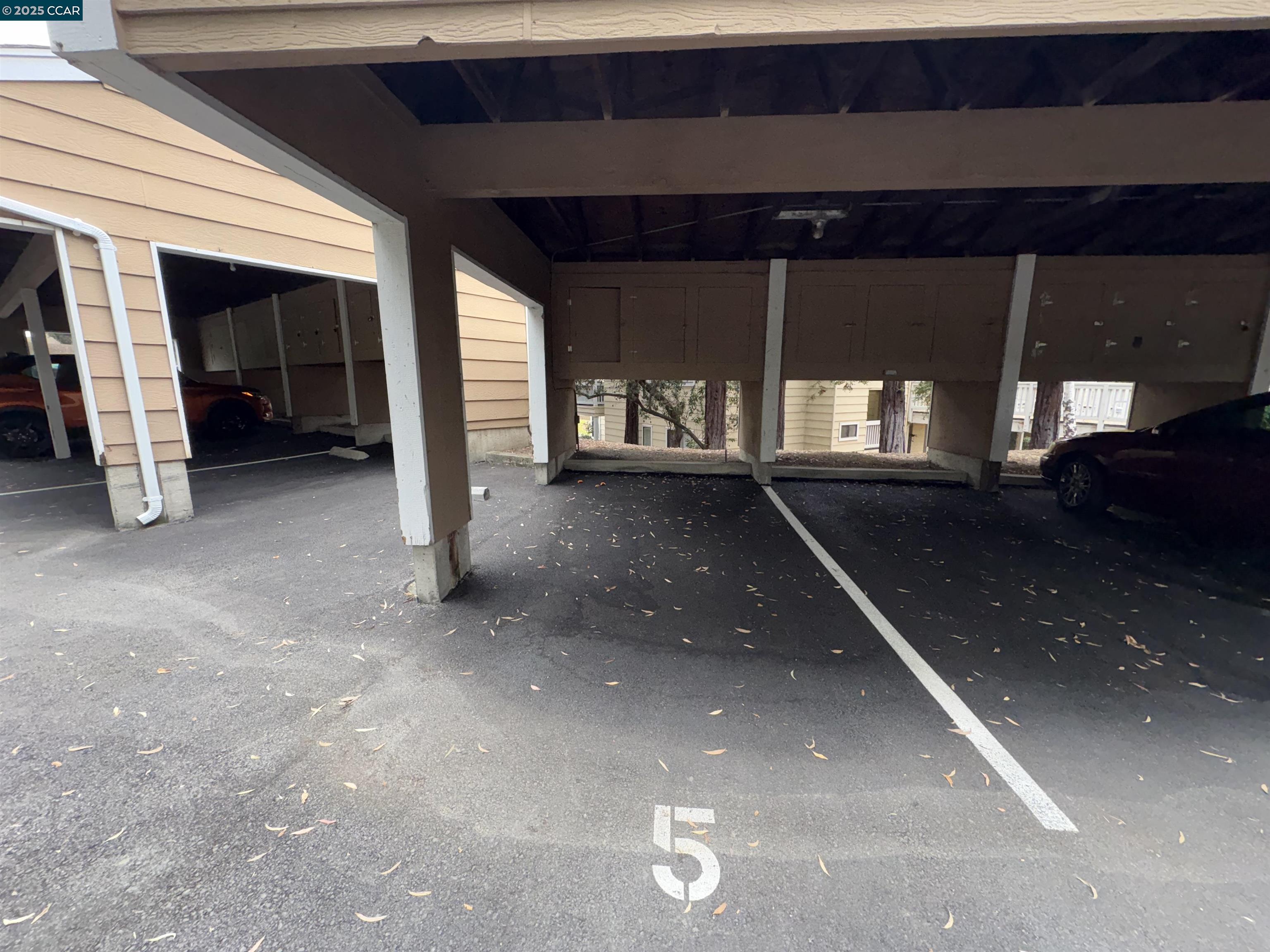 Detail Gallery Image 8 of 19 For 398 Mill Rd, Martinez,  CA 94553 - 2 Beds | 2 Baths