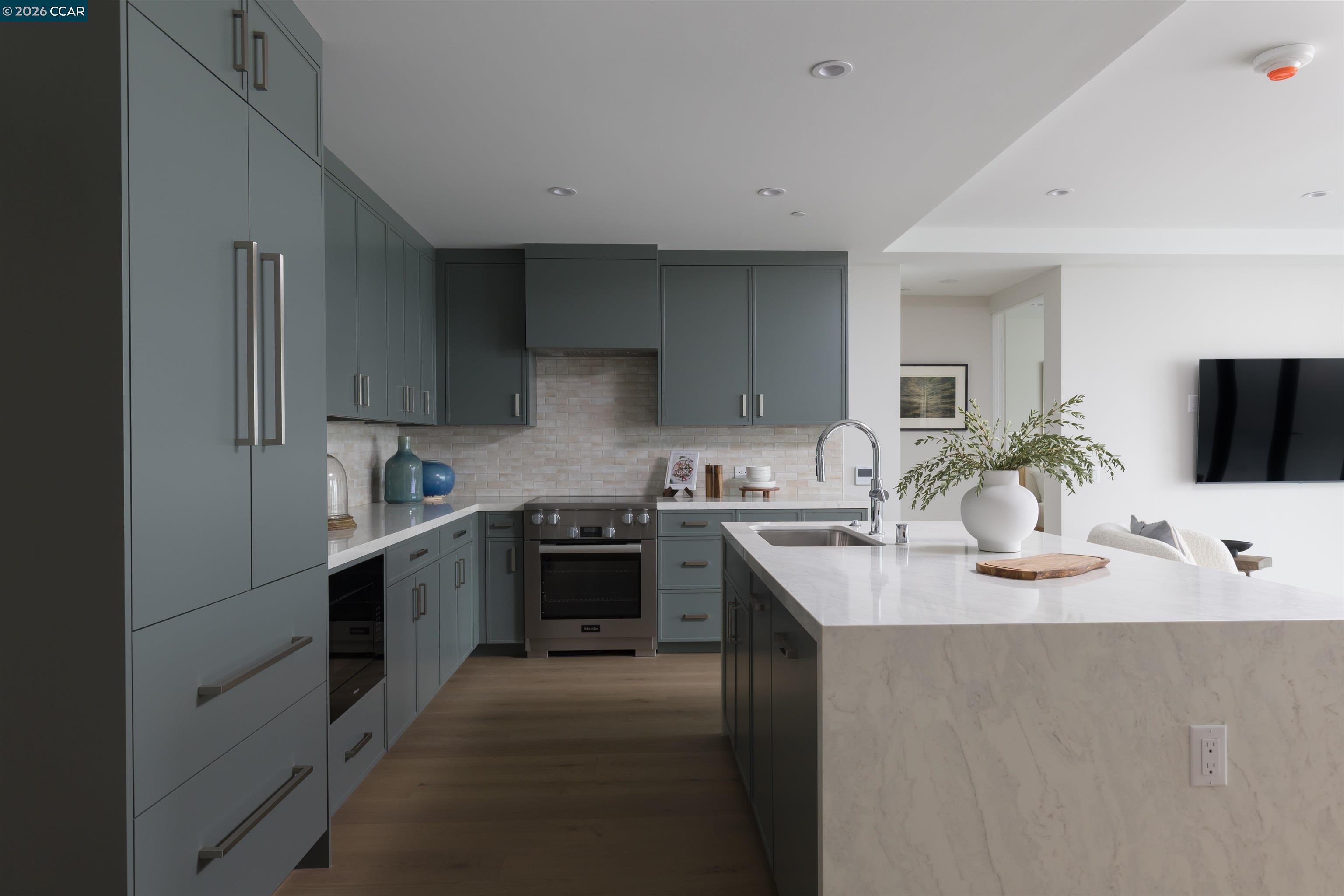 Photo #3: 41115399 Listing: Photo #3