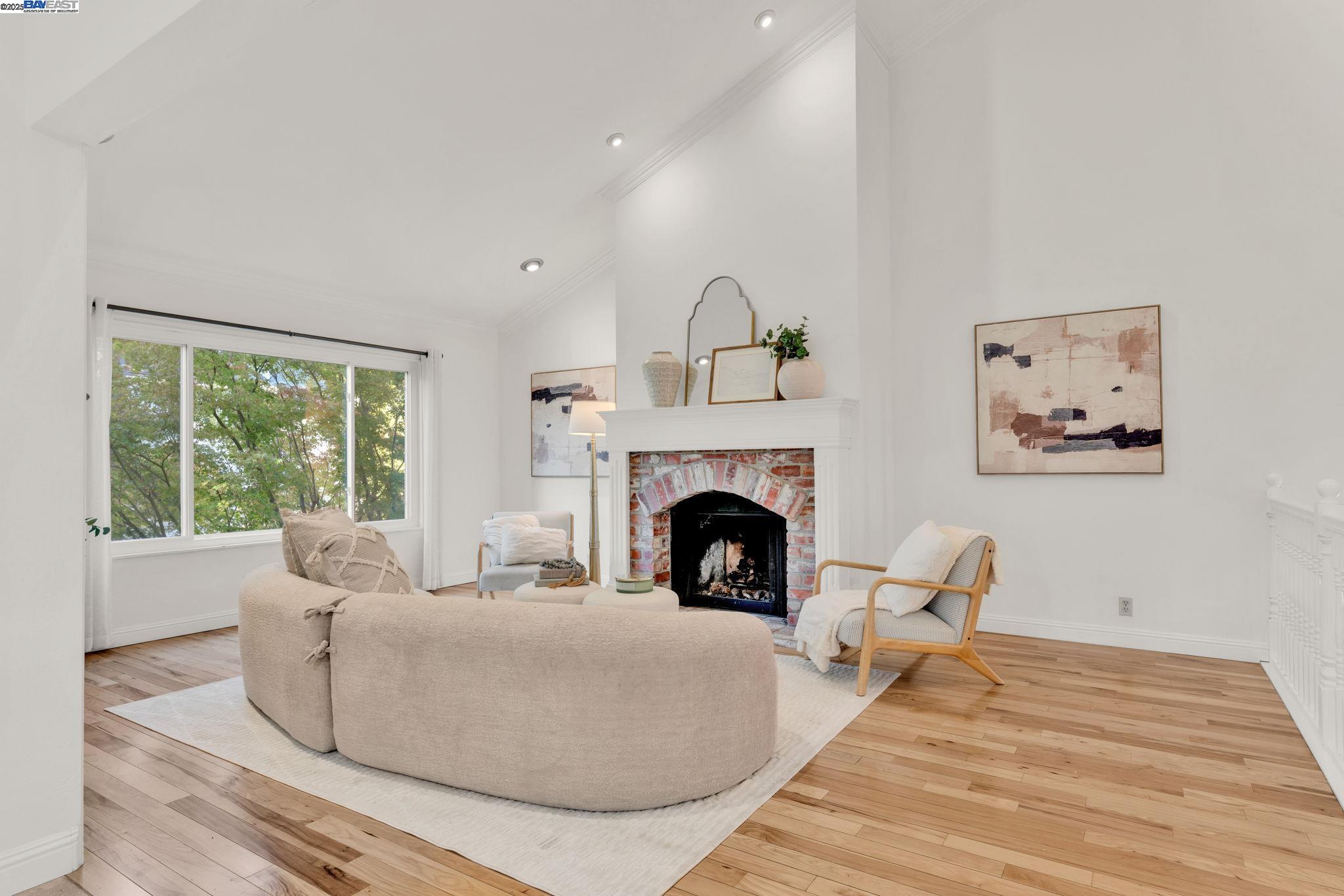 Detail Gallery Image 16 of 53 For 394 Camelback Rd, Pleasant Hill,  CA 94523 - 4 Beds | 2/1 Baths