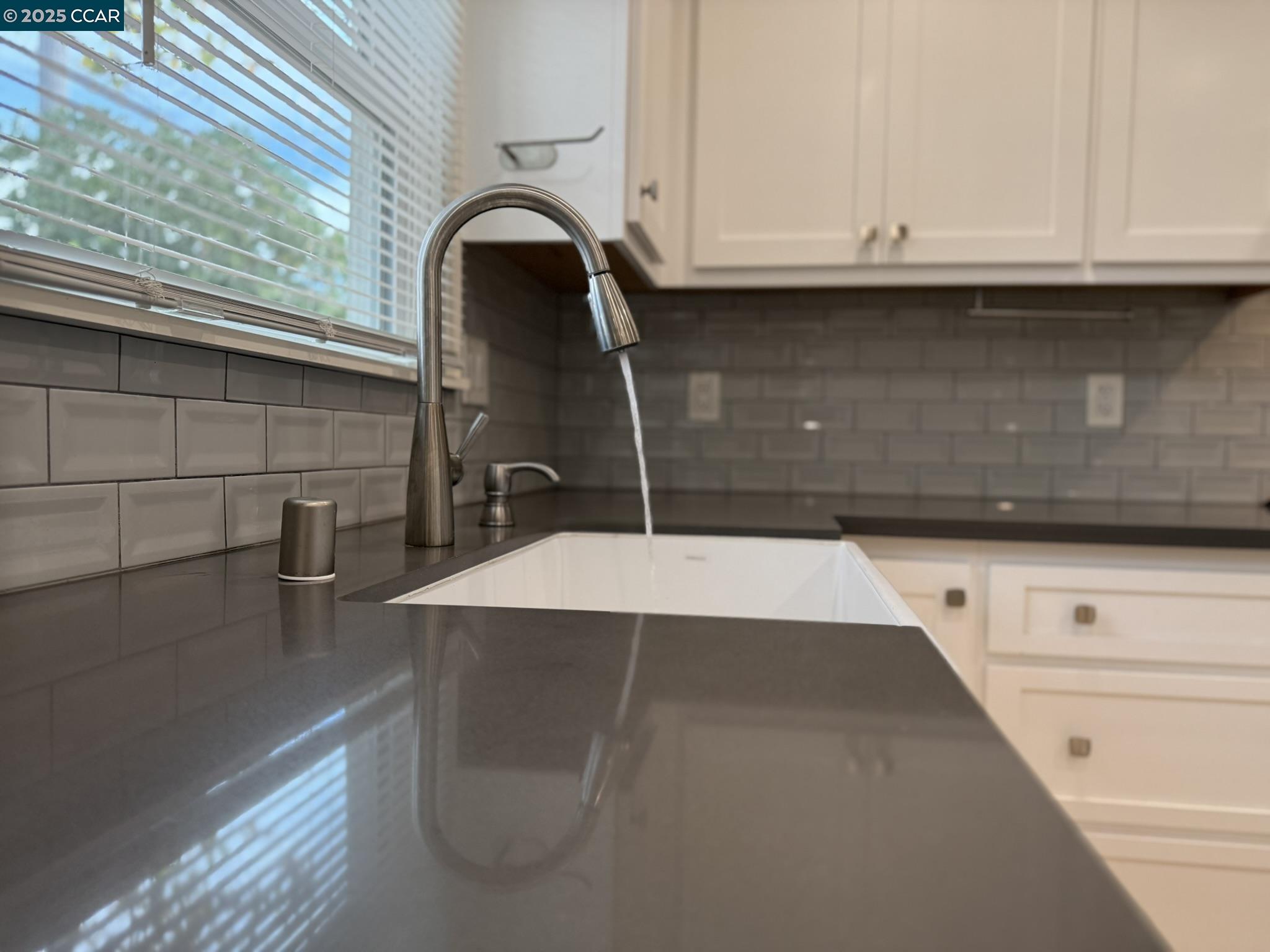 Detail Gallery Image 14 of 49 For 2910 Almond St, Martinez,  CA 94553 - 4 Beds | 3 Baths