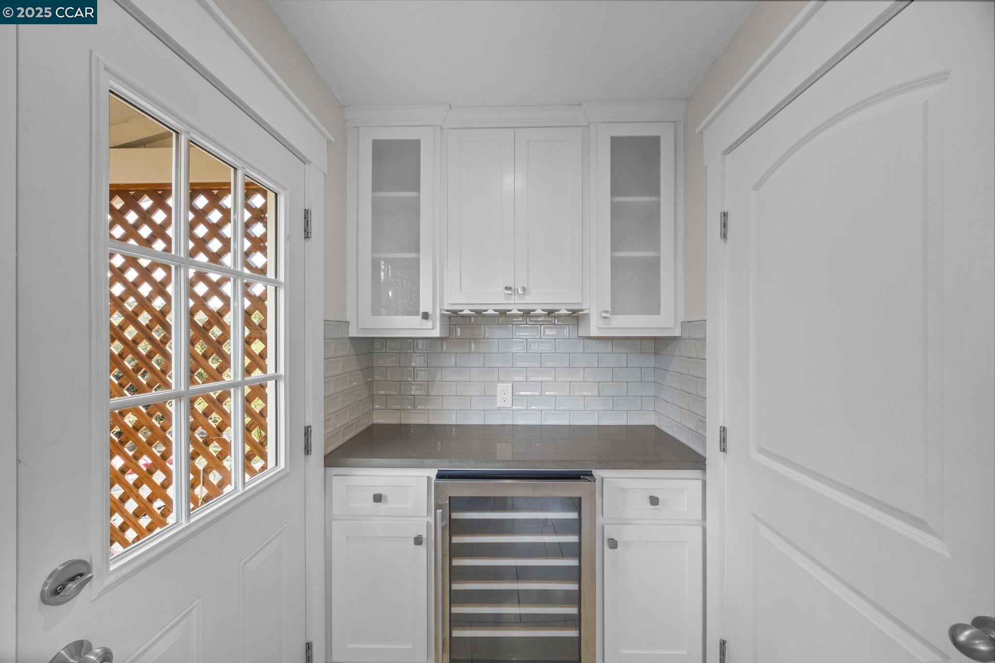 Detail Gallery Image 16 of 49 For 2910 Almond St, Martinez,  CA 94553 - 4 Beds | 3 Baths