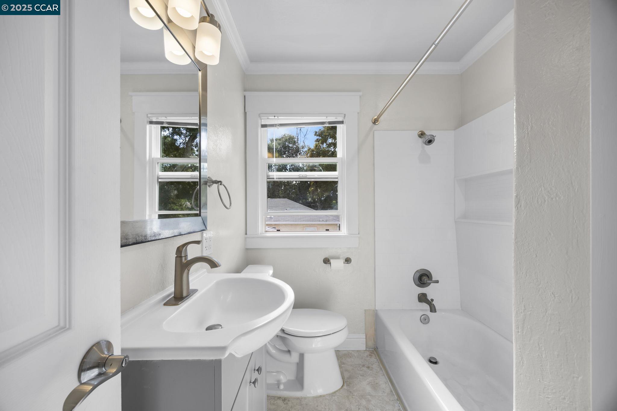 Detail Gallery Image 20 of 49 For 2910 Almond St, Martinez,  CA 94553 - 4 Beds | 3 Baths