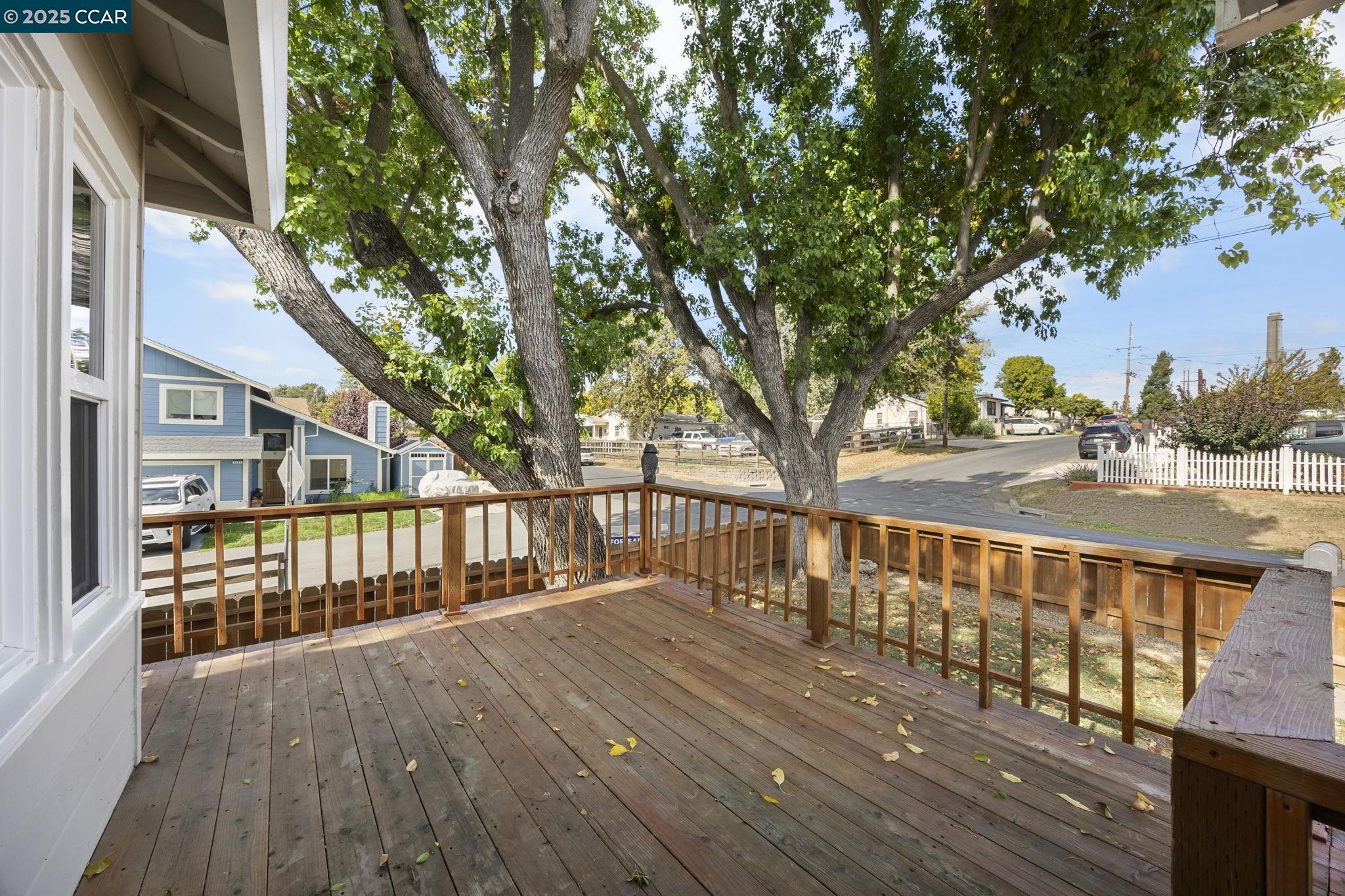 Detail Gallery Image 47 of 49 For 2910 Almond St, Martinez,  CA 94553 - 4 Beds | 3 Baths