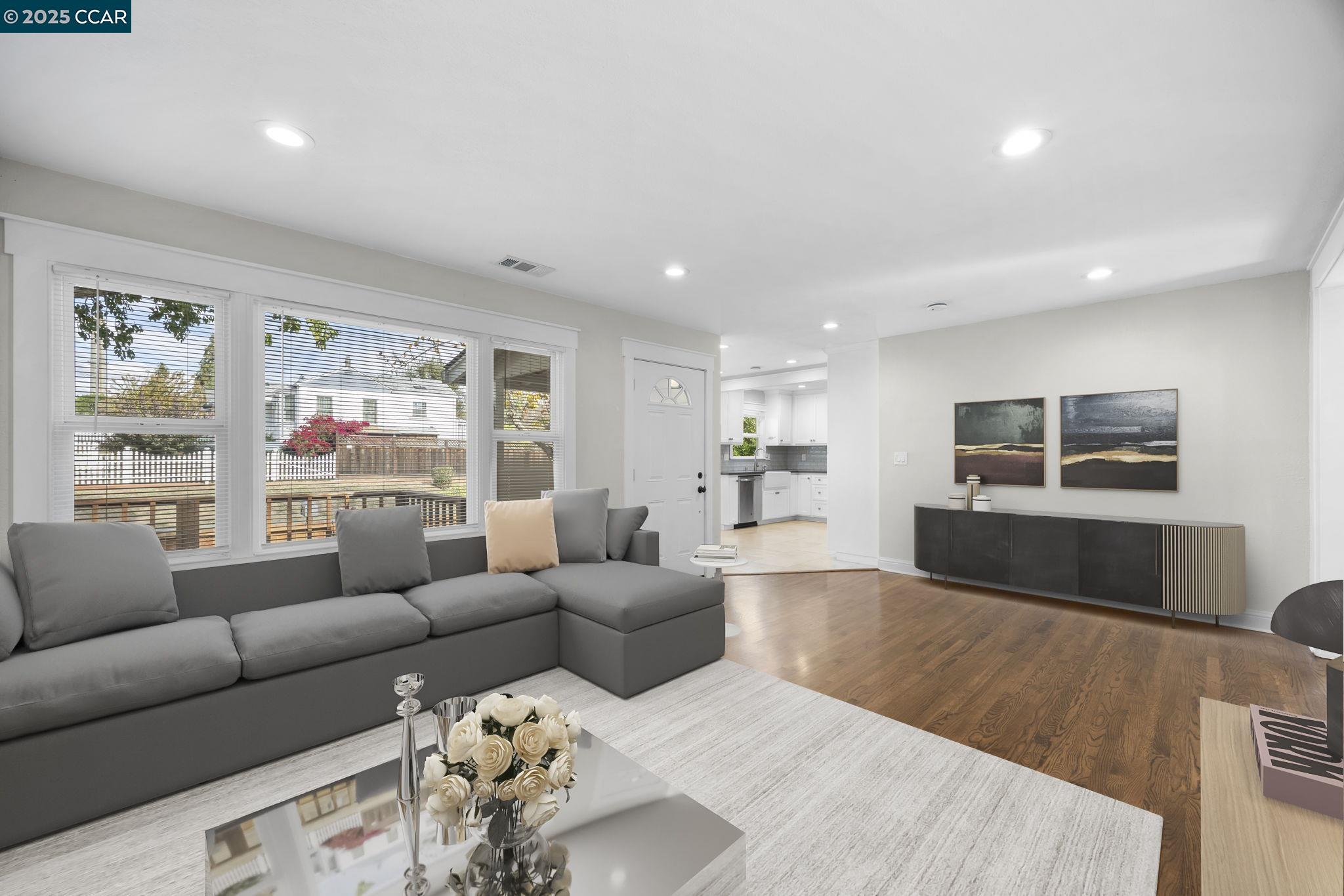 Detail Gallery Image 9 of 49 For 2910 Almond St, Martinez,  CA 94553 - 4 Beds | 3 Baths