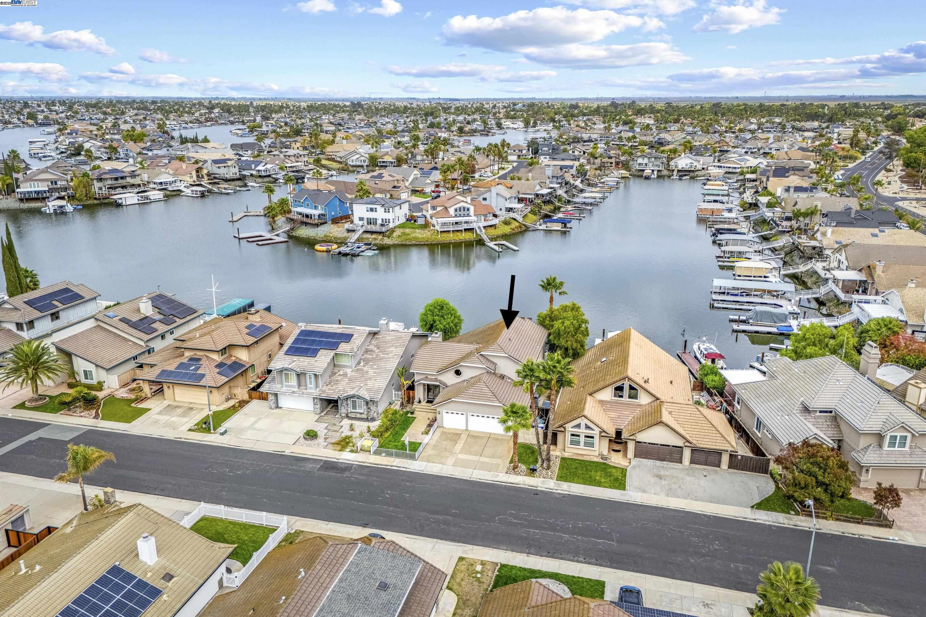 Detail Gallery Image 4 of 45 For 2063 Windward Pt, Discovery Bay,  CA 94505 - 3 Beds | 3 Baths