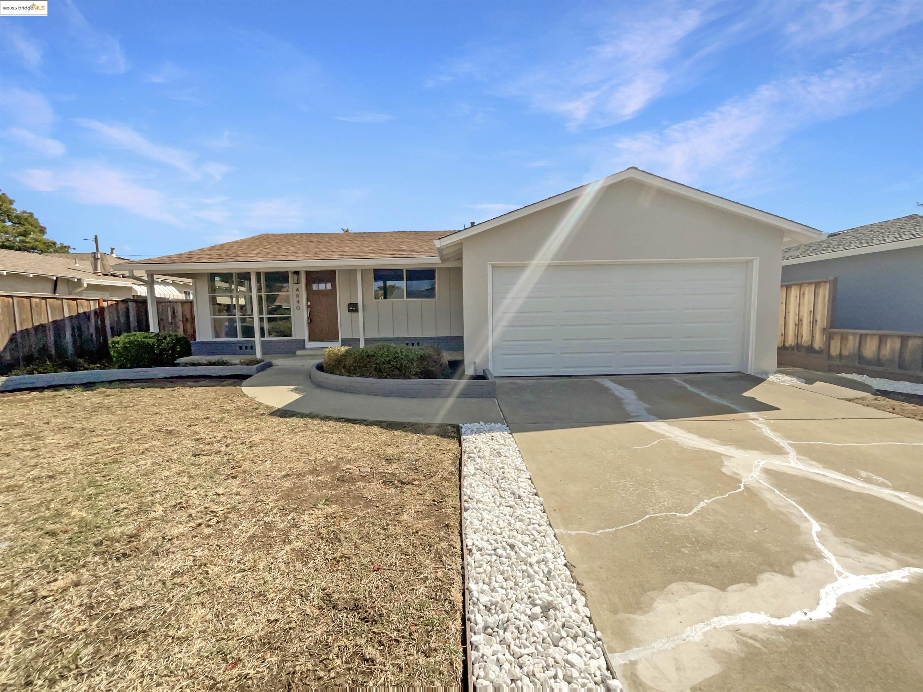 Front Image Thumbnail for EB41115417