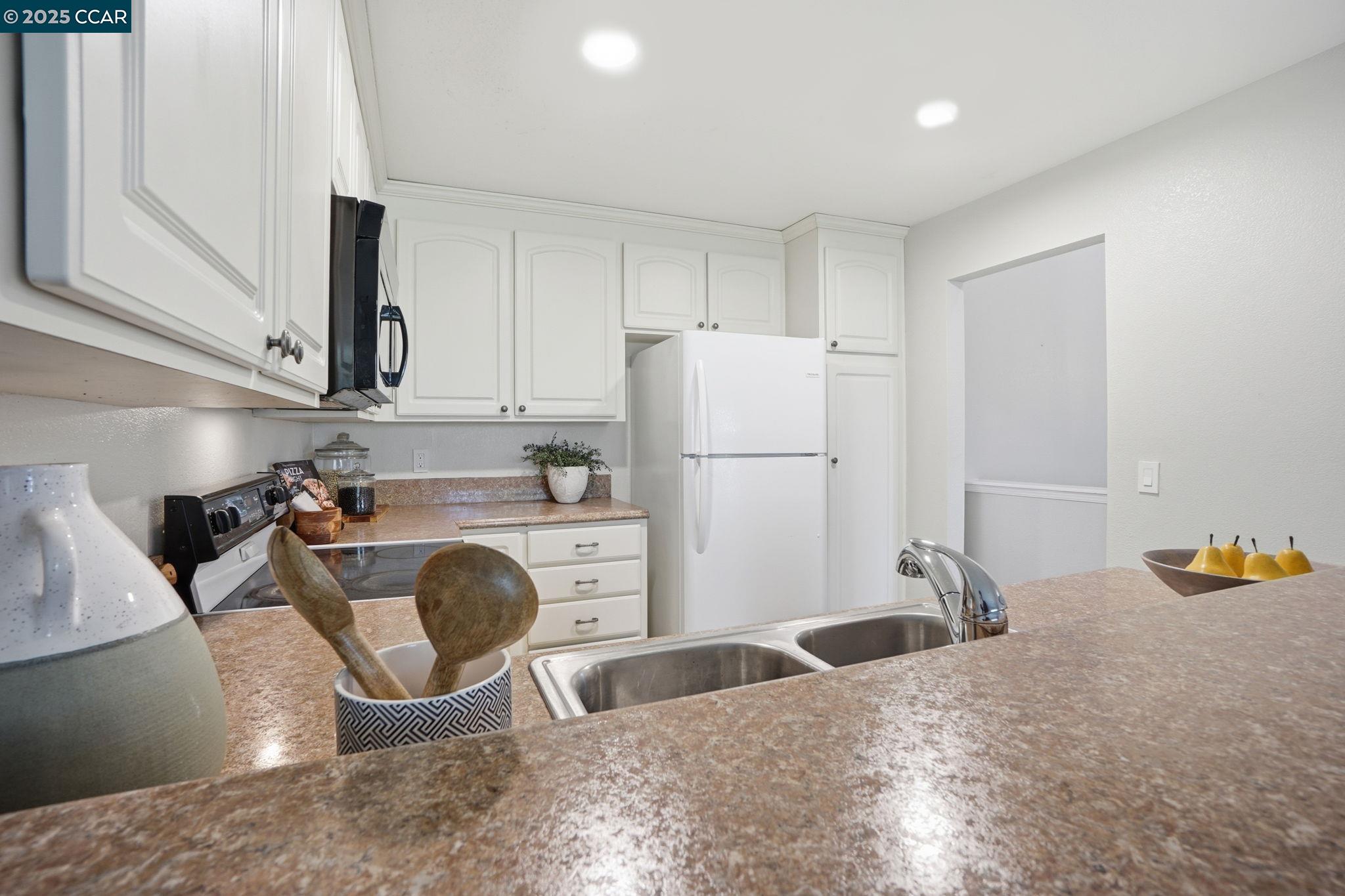 Photo #13: 41115420 Listing: Photo #13