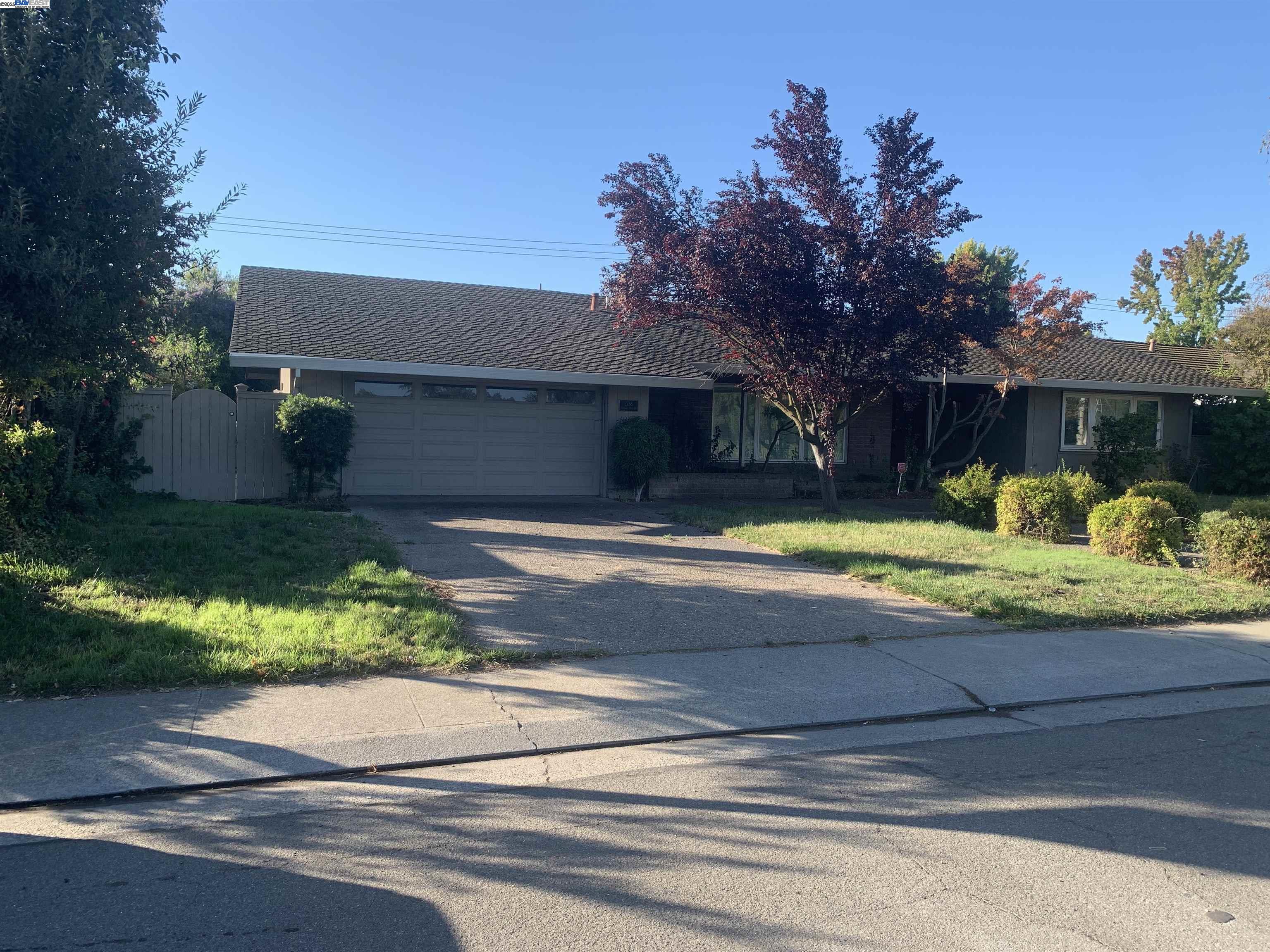 Detail Gallery Image 1 of 1 For 2738 W Benjamin Holt Dr, Stockton,  CA 95207 - 3 Beds | 1/1 Baths