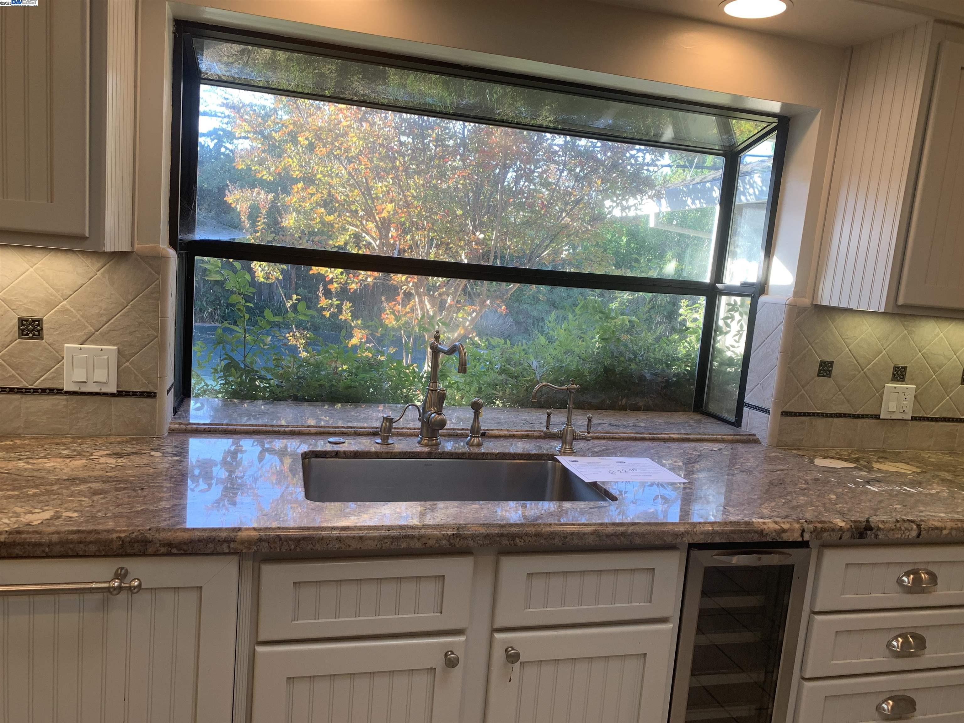 Detail Gallery Image 6 of 12 For 2738 W Benjamin Holt Dr, Stockton,  CA 95207 - 3 Beds | 1/1 Baths