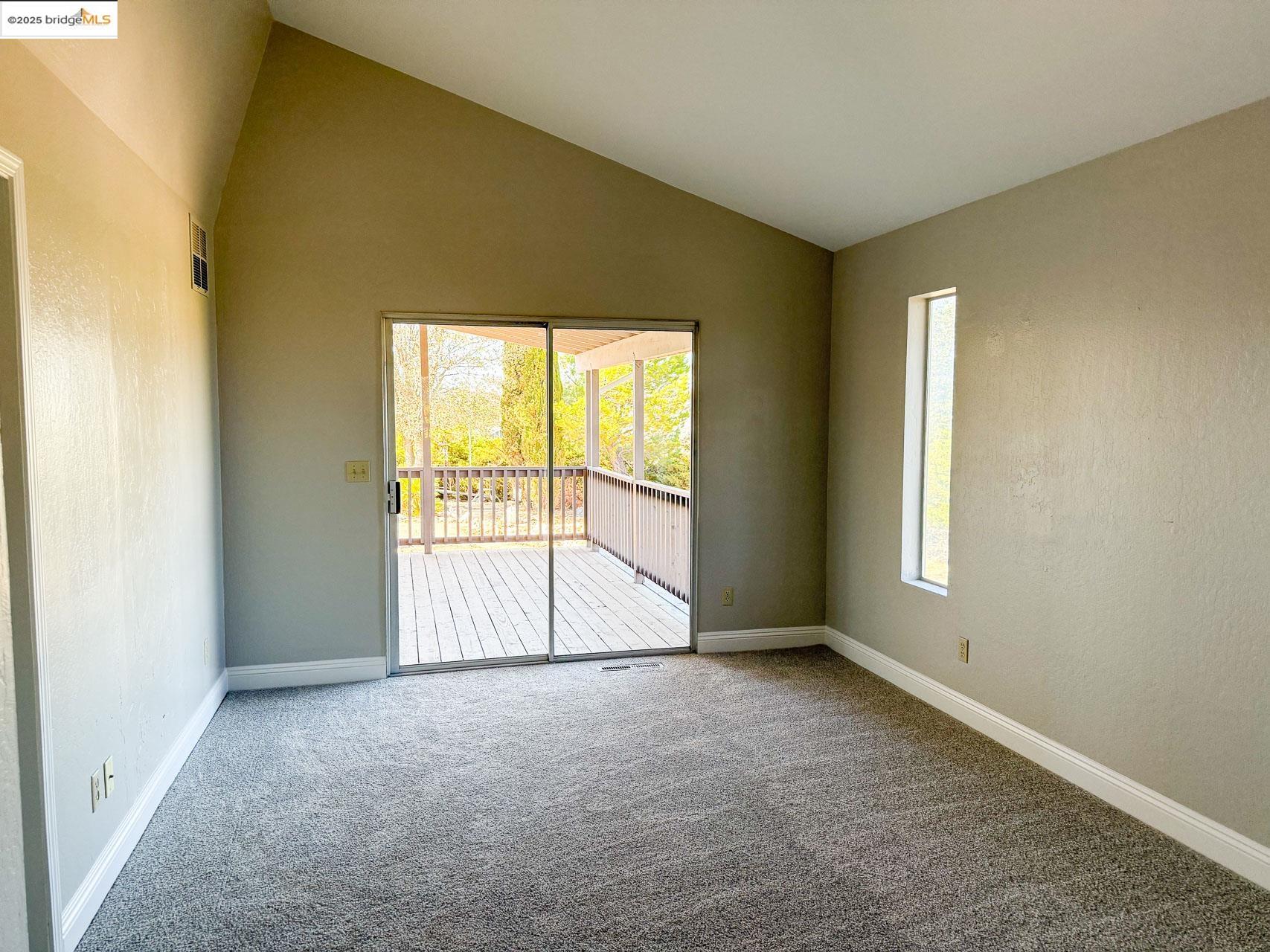 Detail Gallery Image 12 of 17 For 3571 Signal Hill Trl, Copperopolis,  CA 95228 - 3 Beds | 2 Baths