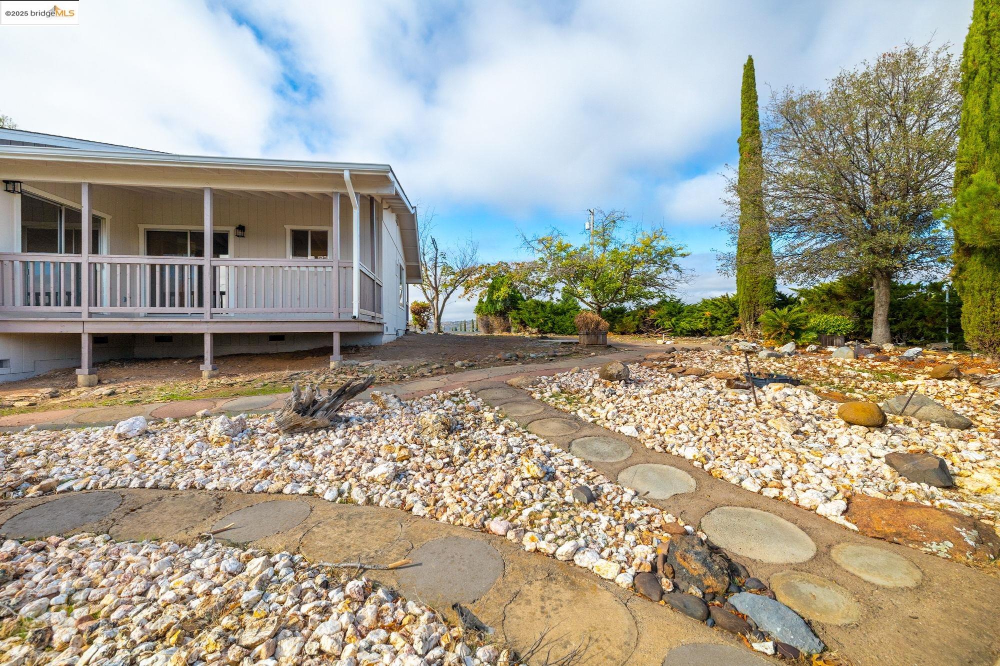 Detail Gallery Image 25 of 35 For 3571 Signal Hill Trl, Copperopolis,  CA 95228 - 3 Beds | 2 Baths