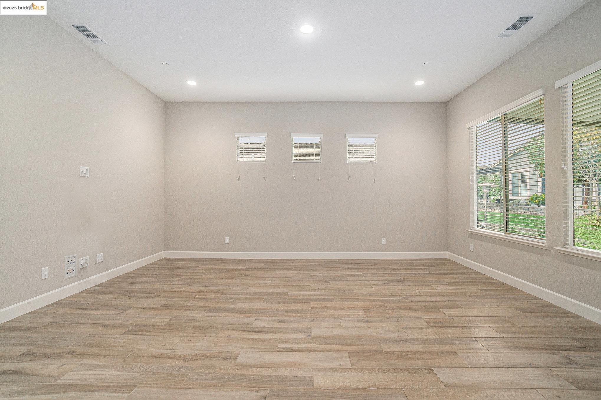 Detail Gallery Image 8 of 34 For 415 Pelican Pl, Rio Vista,  CA 94571 - 2 Beds | 2/1 Baths