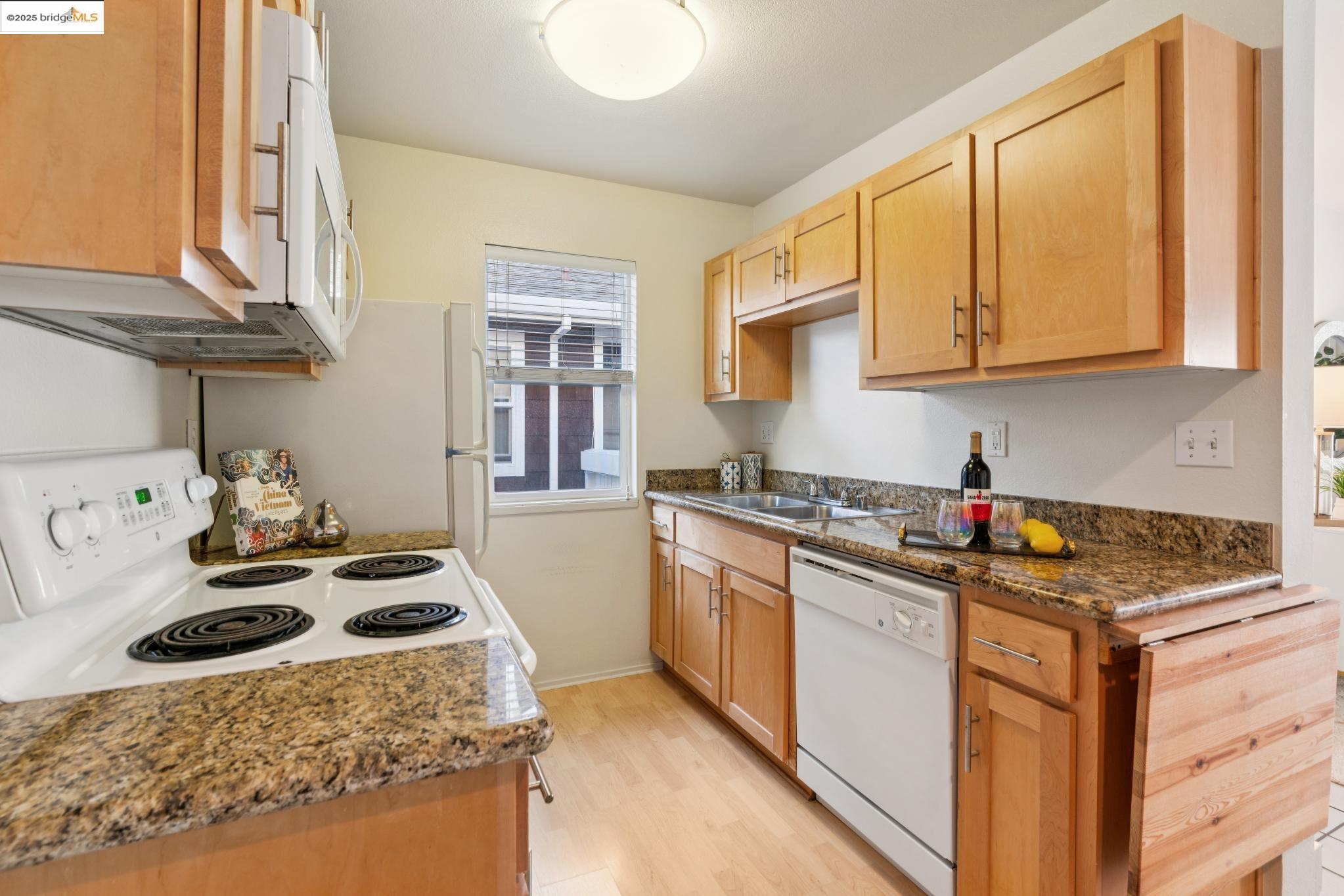 Detail Gallery Image 13 of 54 For 104 Marina Lakes Dr, Richmond,  CA 94804 - 1 Beds | 1 Baths