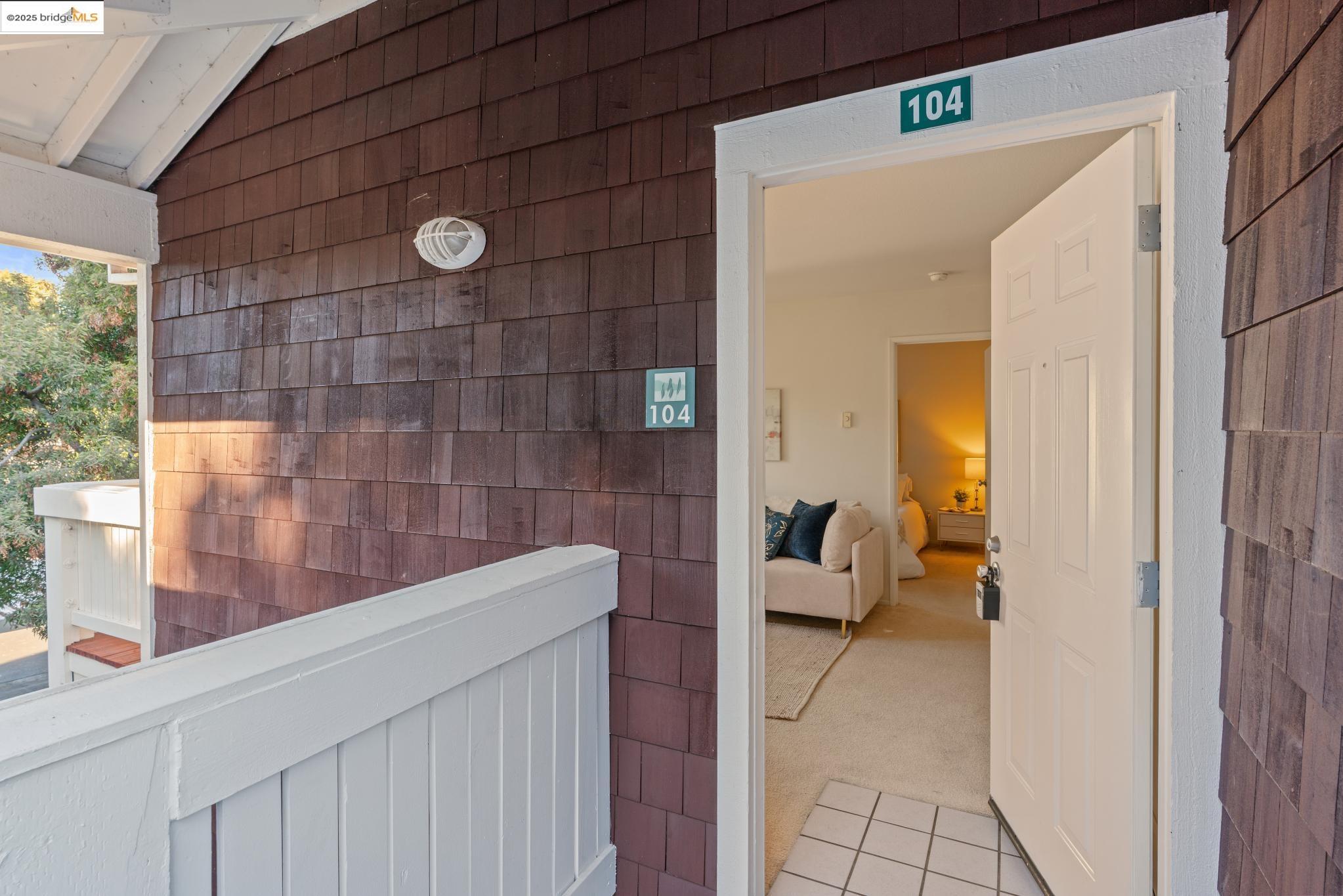Detail Gallery Image 4 of 54 For 104 Marina Lakes Dr, Richmond,  CA 94804 - 1 Beds | 1 Baths