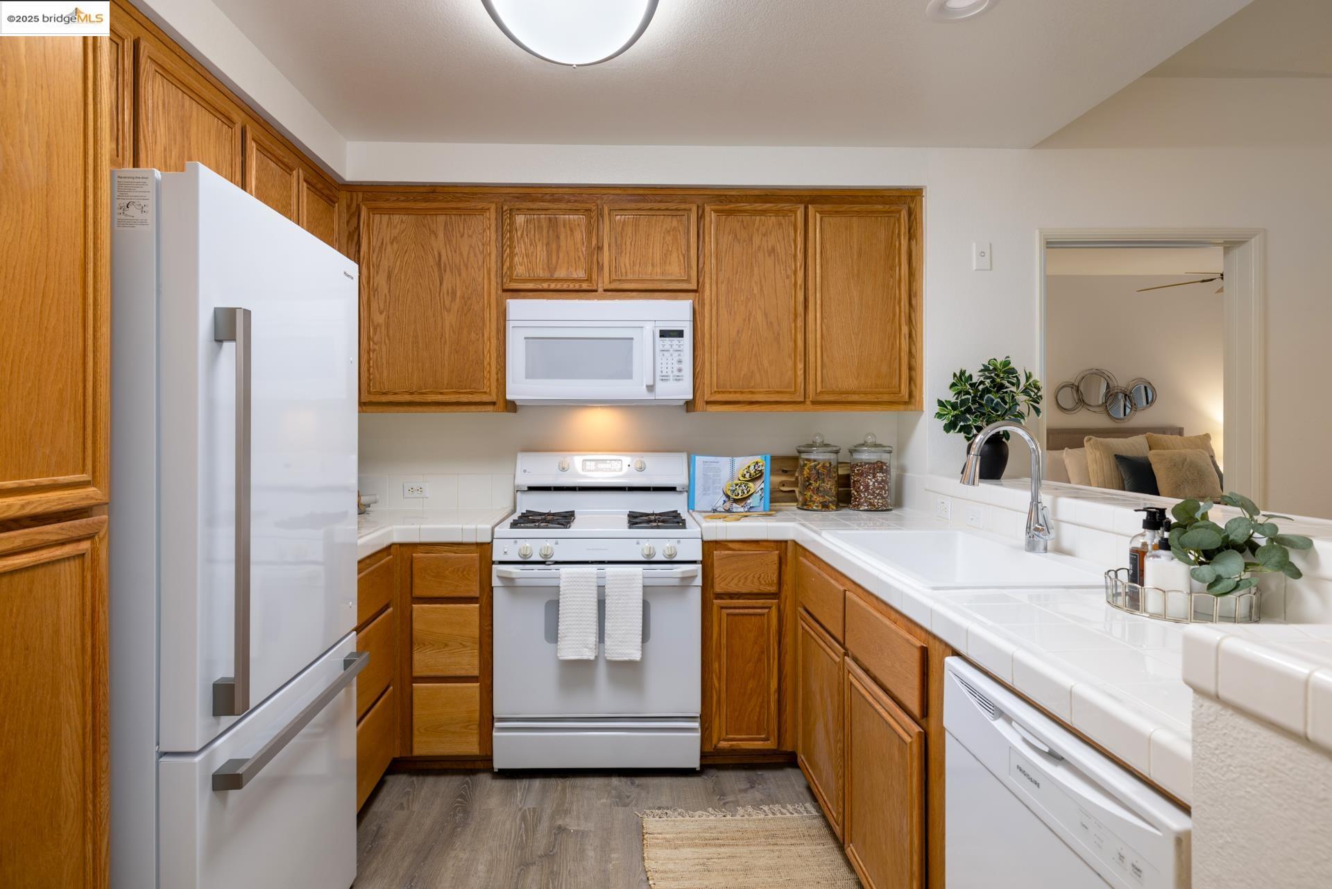 Photo #4: 41115436 Listing: Photo #4