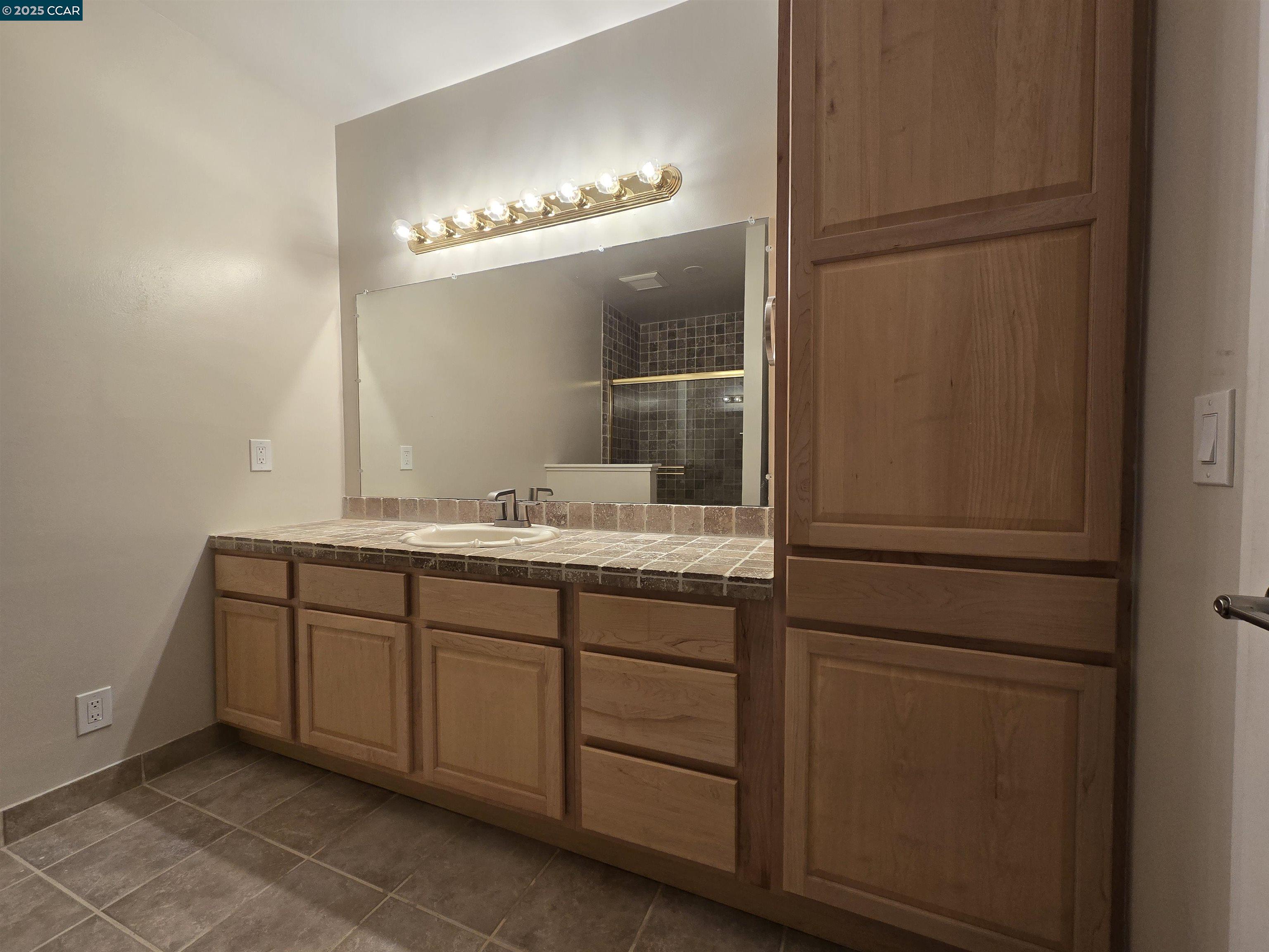 Detail Gallery Image 13 of 17 For 1964 Ascot, Moraga,  CA 94556 - 2 Beds | 1/1 Baths