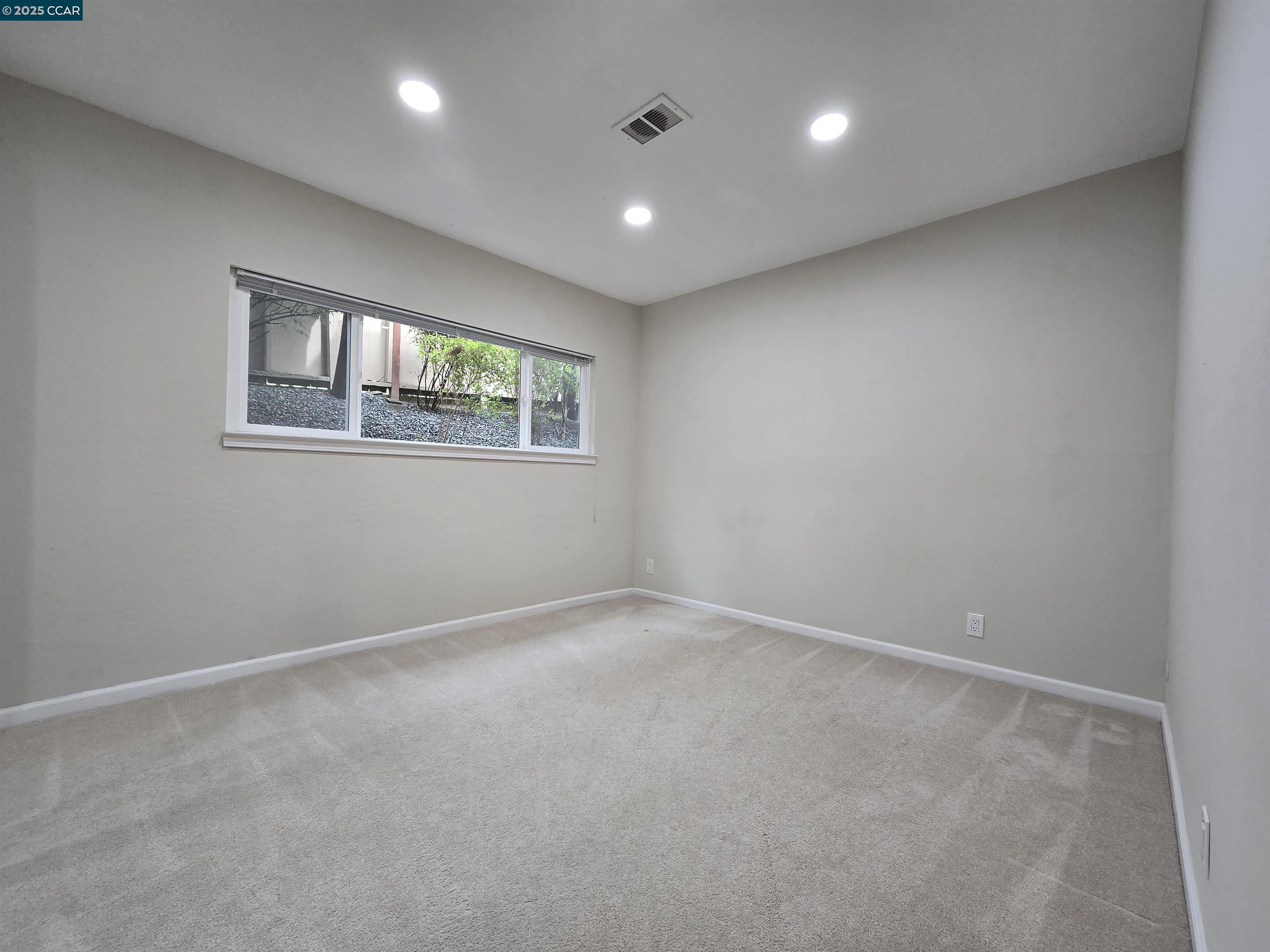 Detail Gallery Image 16 of 17 For 1964 Ascot, Moraga,  CA 94556 - 2 Beds | 1/1 Baths