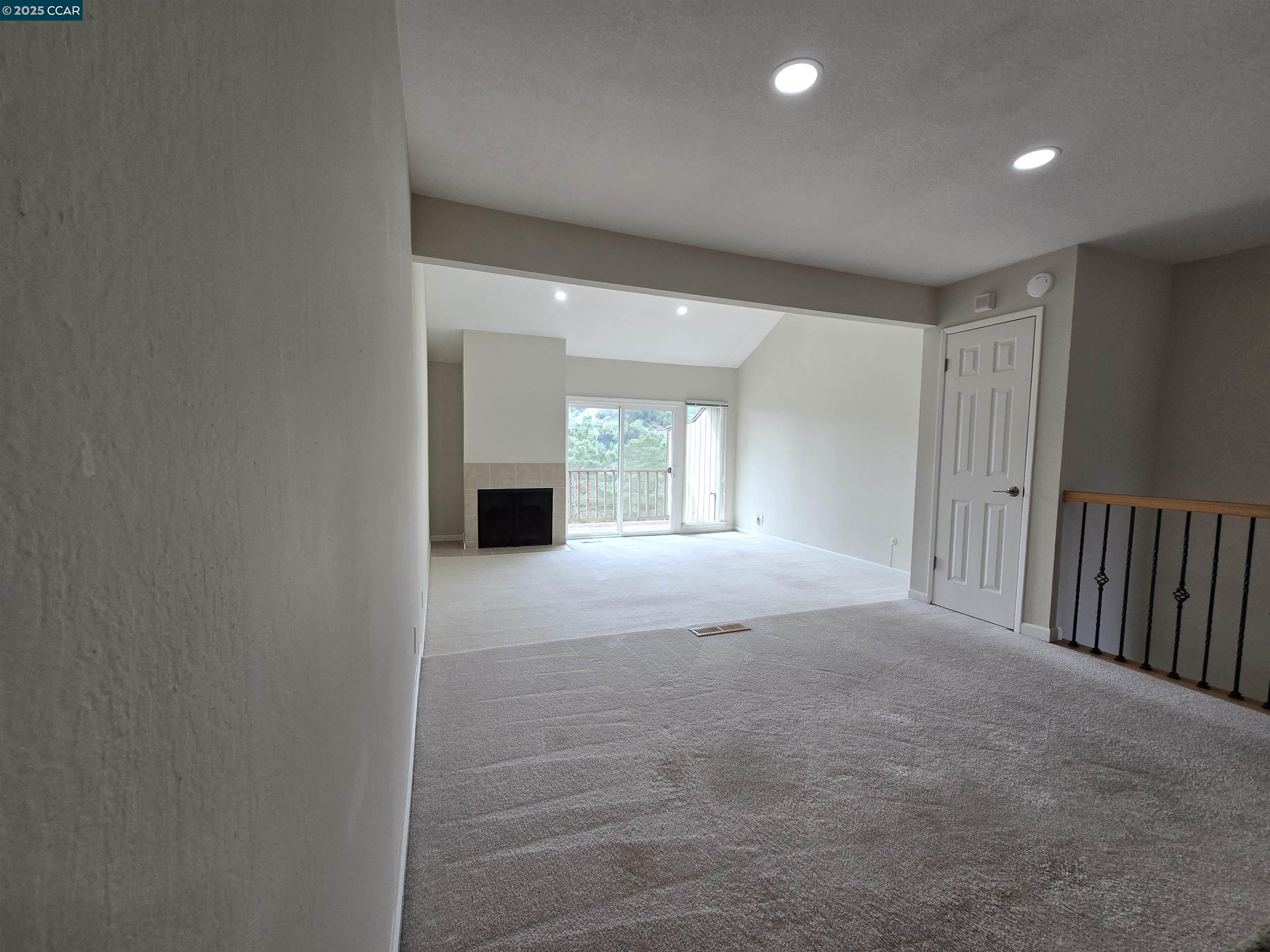 Detail Gallery Image 3 of 17 For 1964 Ascot, Moraga,  CA 94556 - 2 Beds | 1/1 Baths