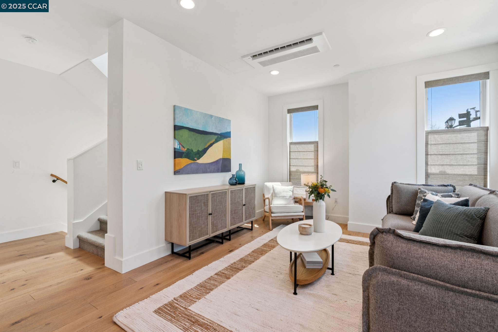 Detail Gallery Image 14 of 41 For 900 Brown Ave, Lafayette,  CA 94549 - 2 Beds | 2/1 Baths