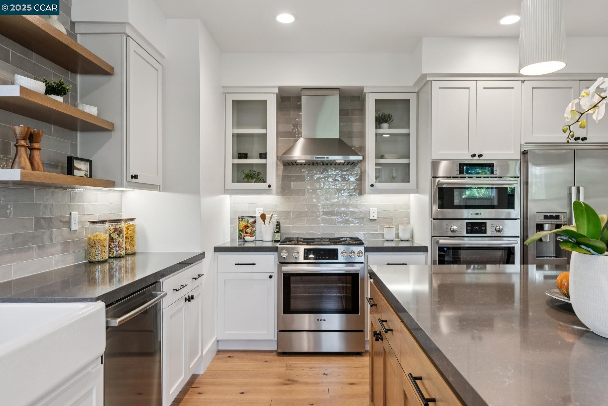 Detail Gallery Image 9 of 41 For 900 Brown Ave, Lafayette,  CA 94549 - 2 Beds | 2/1 Baths