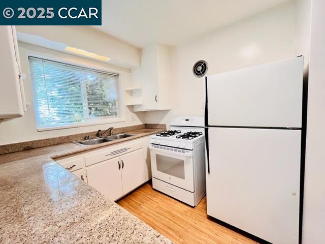 Detail Gallery Image 2 of 25 For 3523 Golden Gate Way #2,  Lafayette,  CA 94549 - 1 Beds | 1 Baths