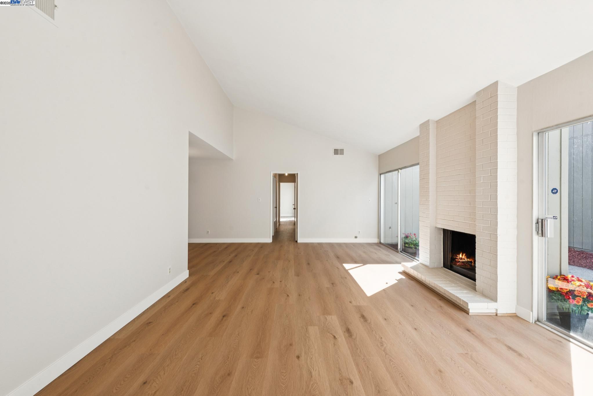 Detail Gallery Image 21 of 60 For 1042 Mangrove Ln, Alameda,  CA 94502 - 3 Beds | 2 Baths