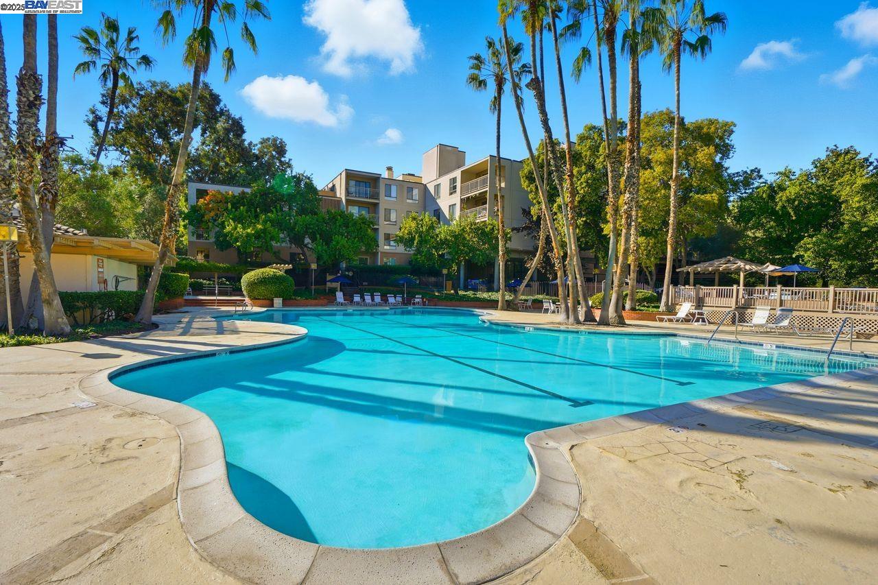 Detail Gallery Image 28 of 40 For 310 N Civic Dr #102,  Walnut Creek,  CA 94596 - 2 Beds | 2 Baths