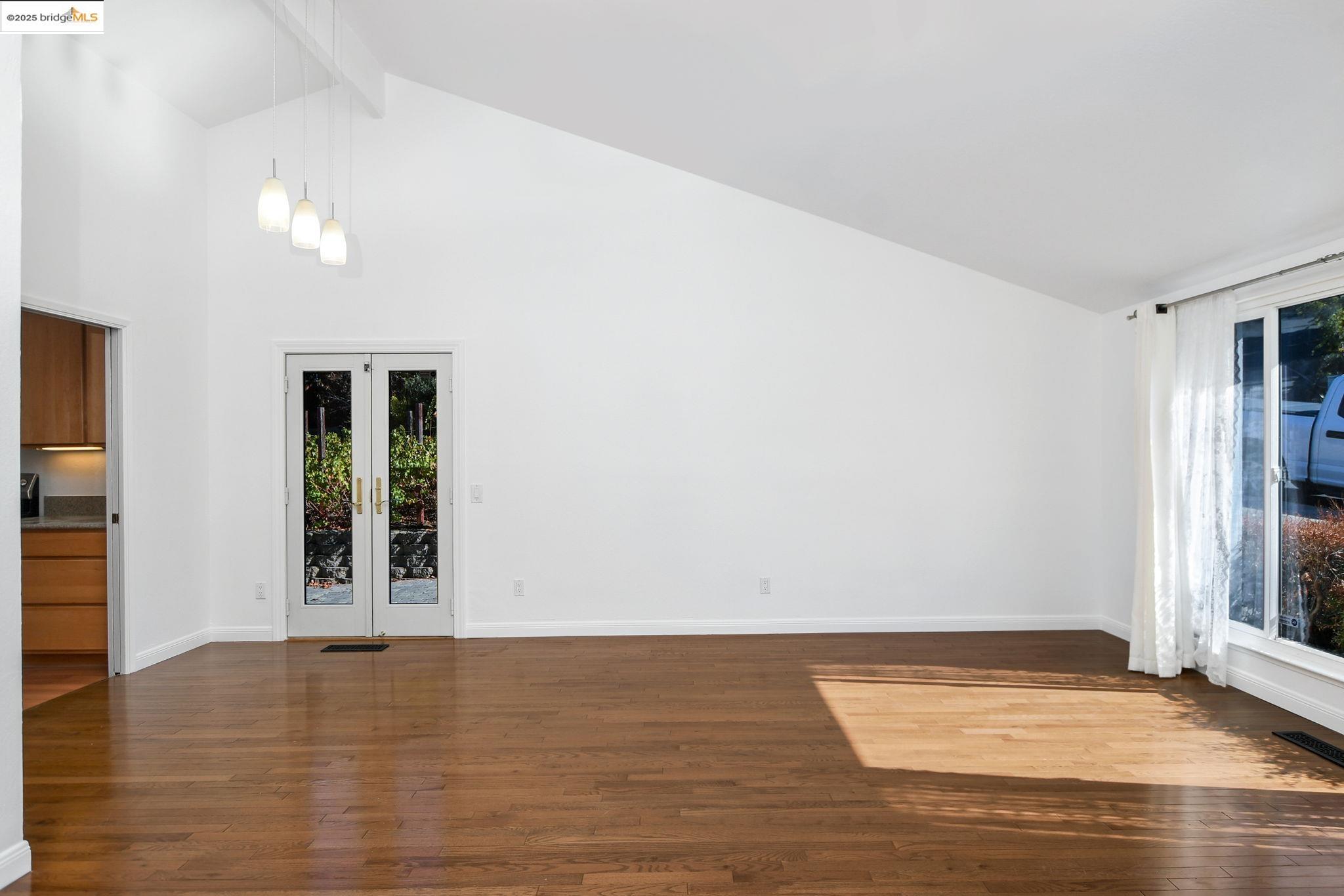 Detail Gallery Image 4 of 40 For 5205 Forrestgreen Ct, Concord,  CA 94521 - 3 Beds | 2/1 Baths