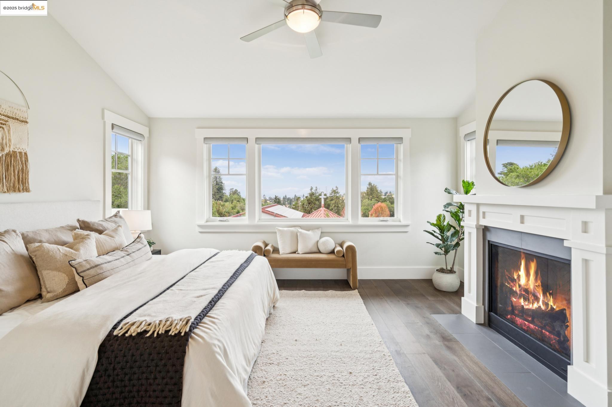 Detail Gallery Image 33 of 58 For 2 Emery Lane, Oakland,  CA 94618 - 3 Beds | 3 Baths